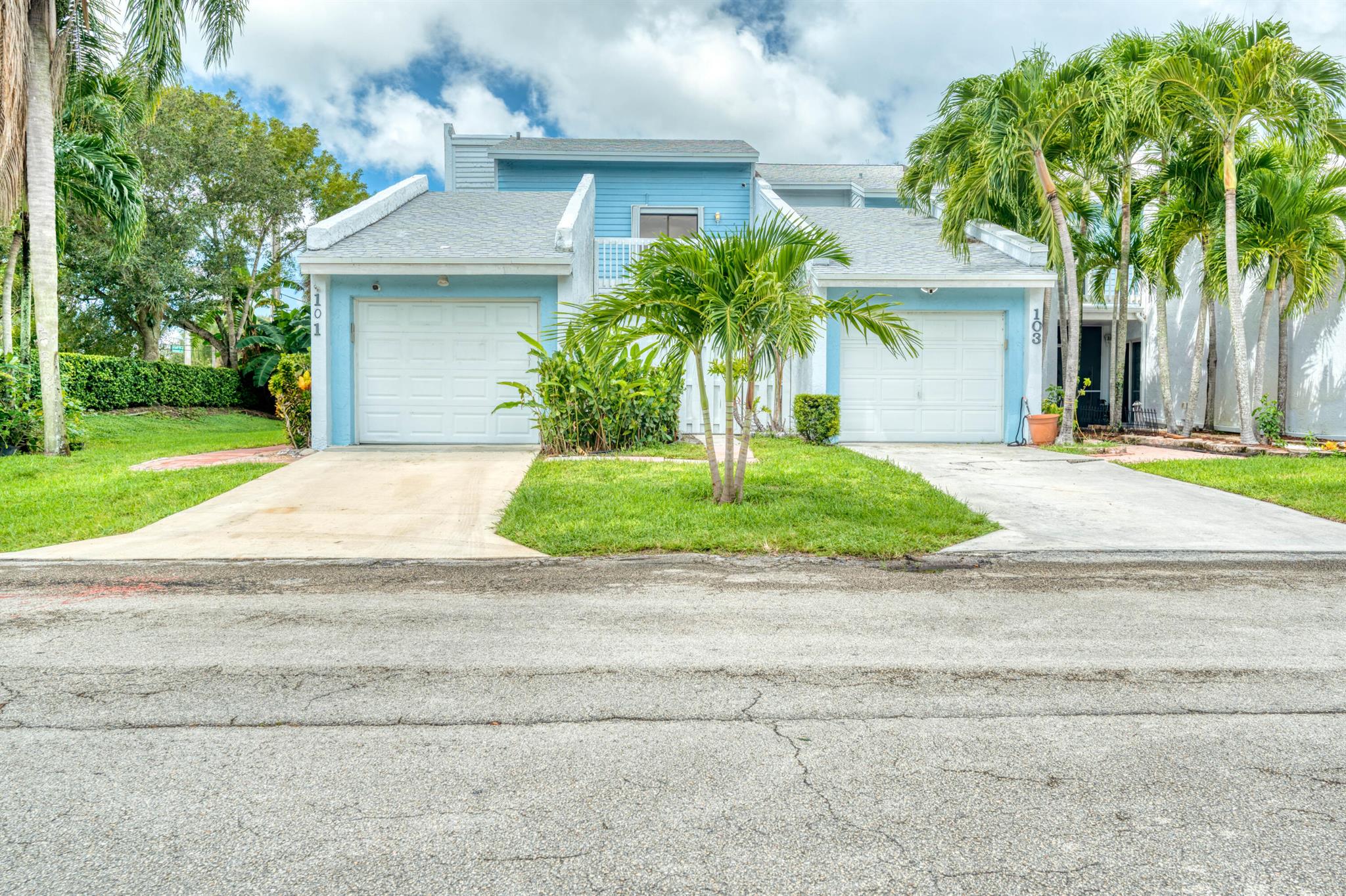 101 Fairway Ln