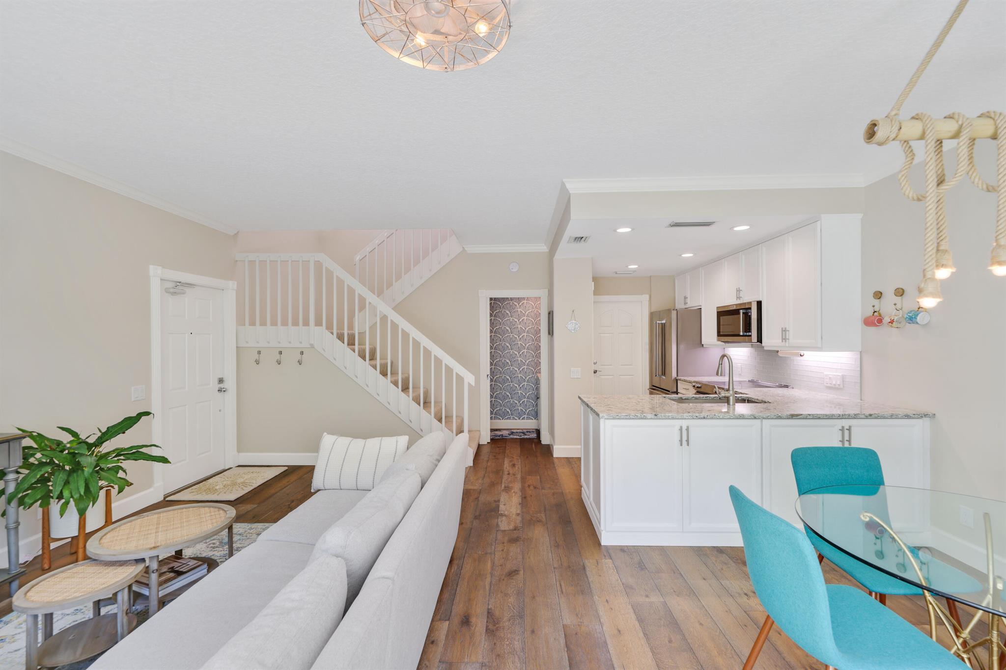 48 Laurel Oaks Cir