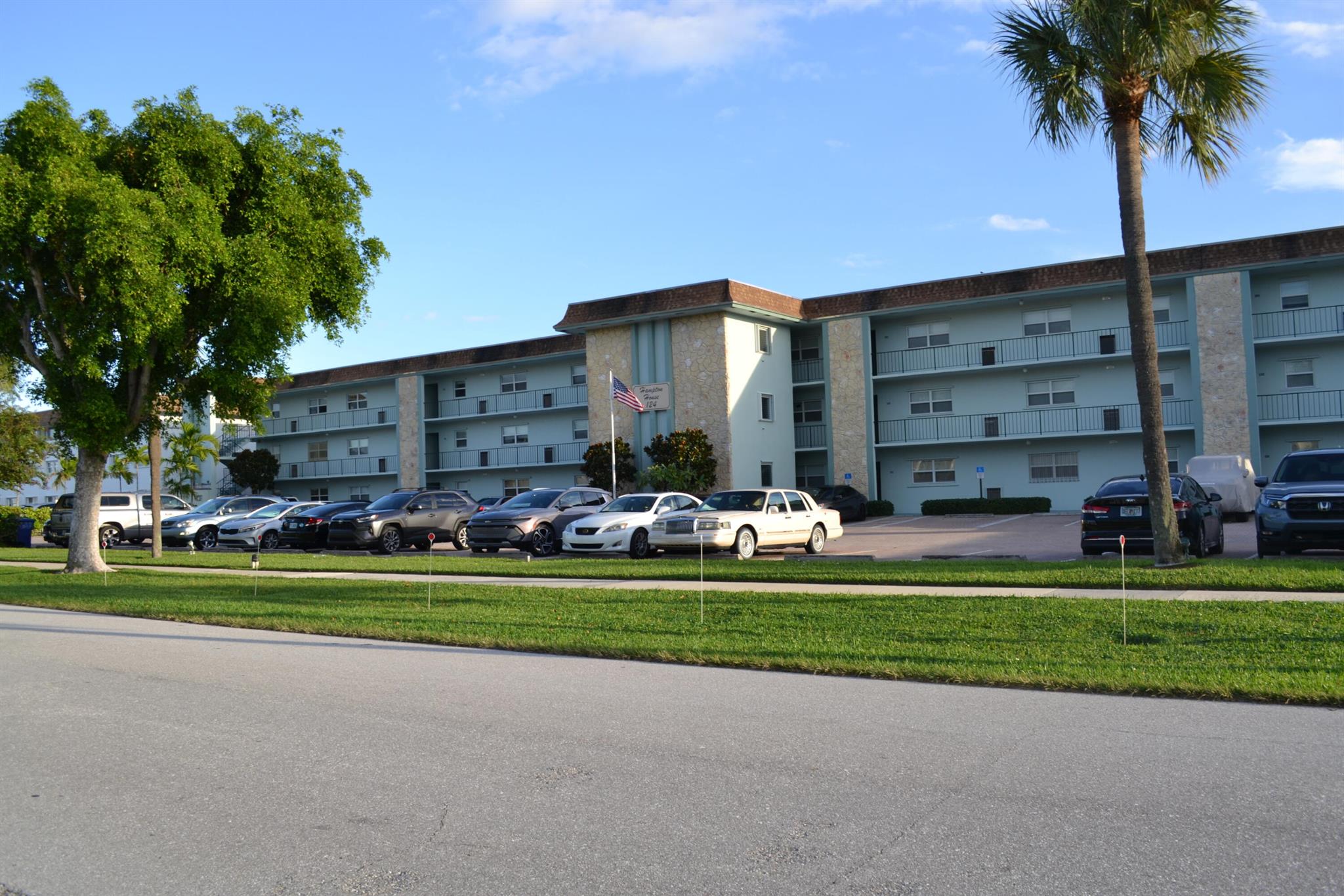 124 Shore Ct #303
