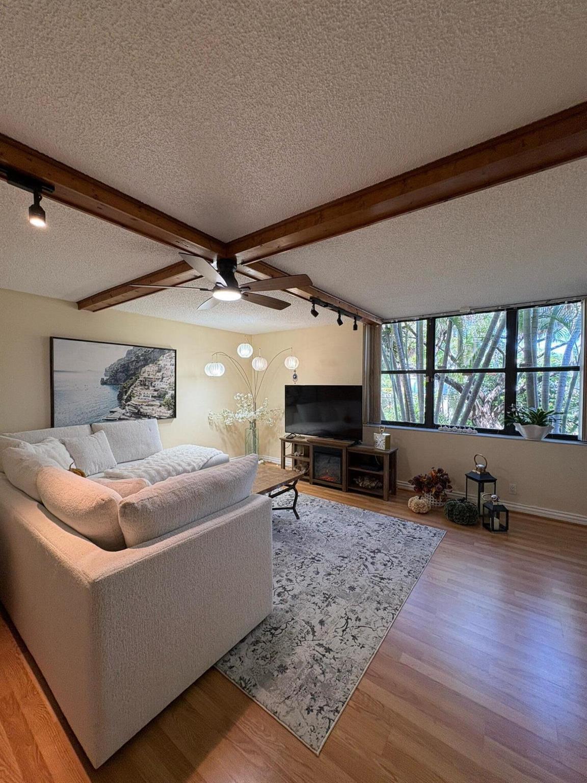 20401 NE 30th Ave #116-8