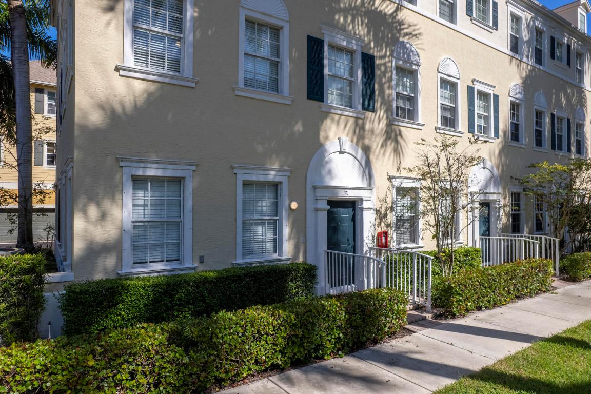 114 Locustberry #101 Jupiter, FL 33458