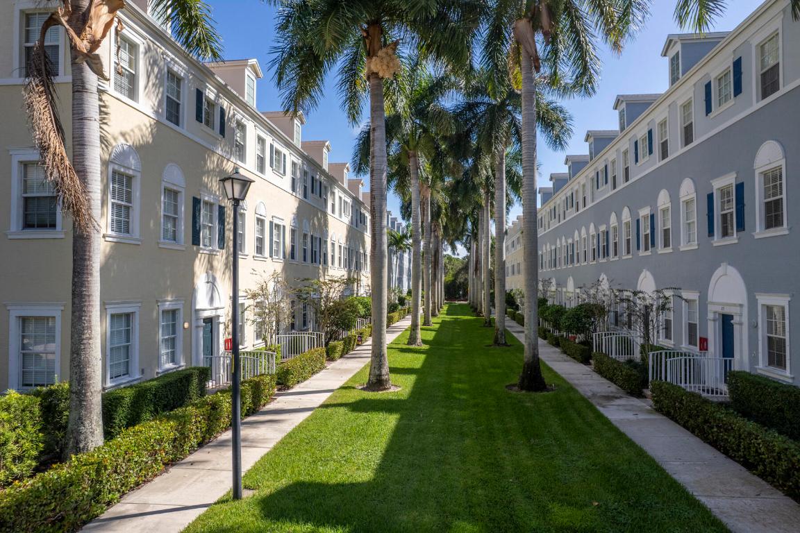 114 Locustberry #101 Jupiter, FL 33458