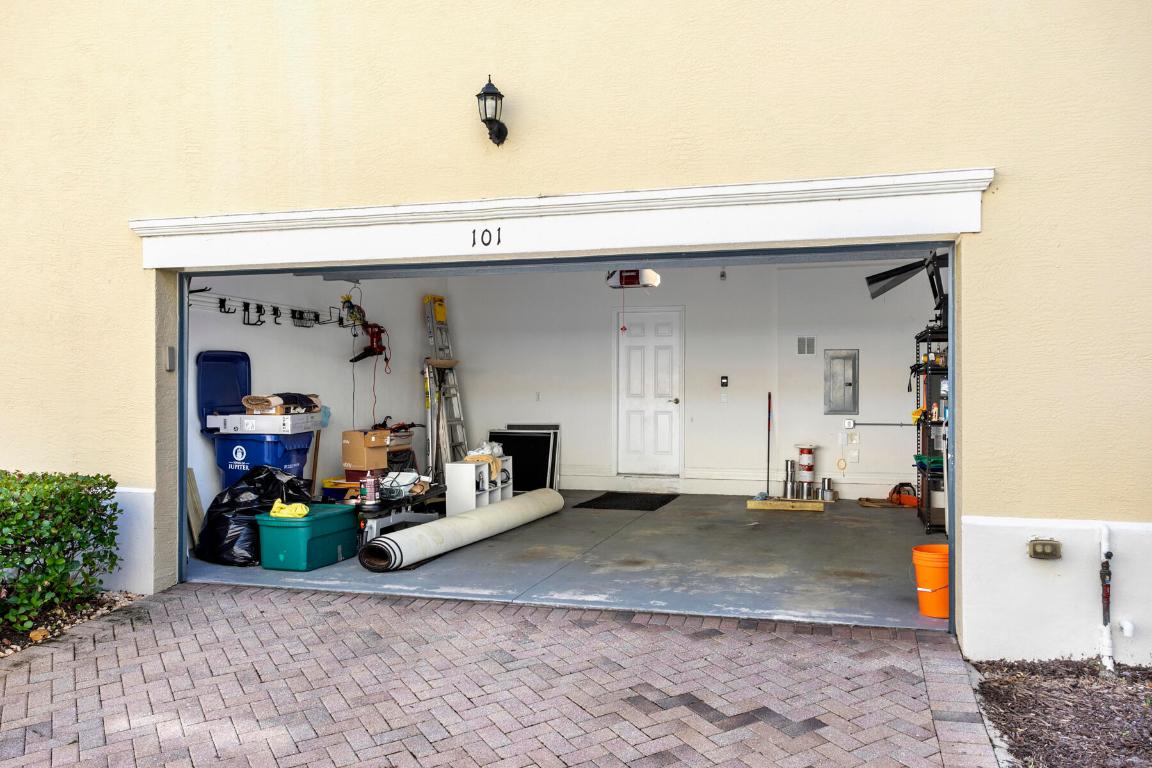 114 Locustberry #101 Jupiter, FL 33458