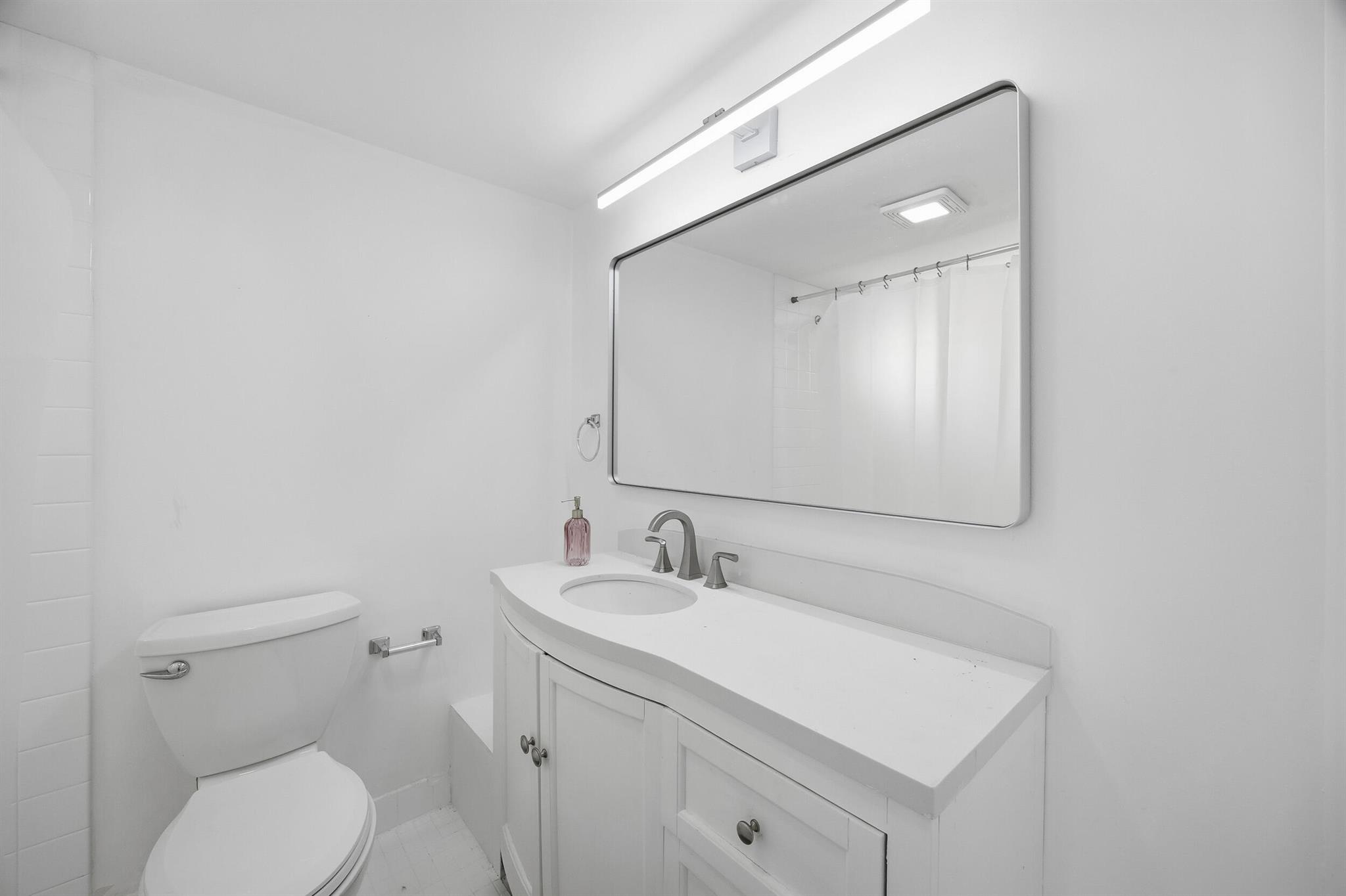 153 Seabreeze Cir Cir Jupiter, FL 33477