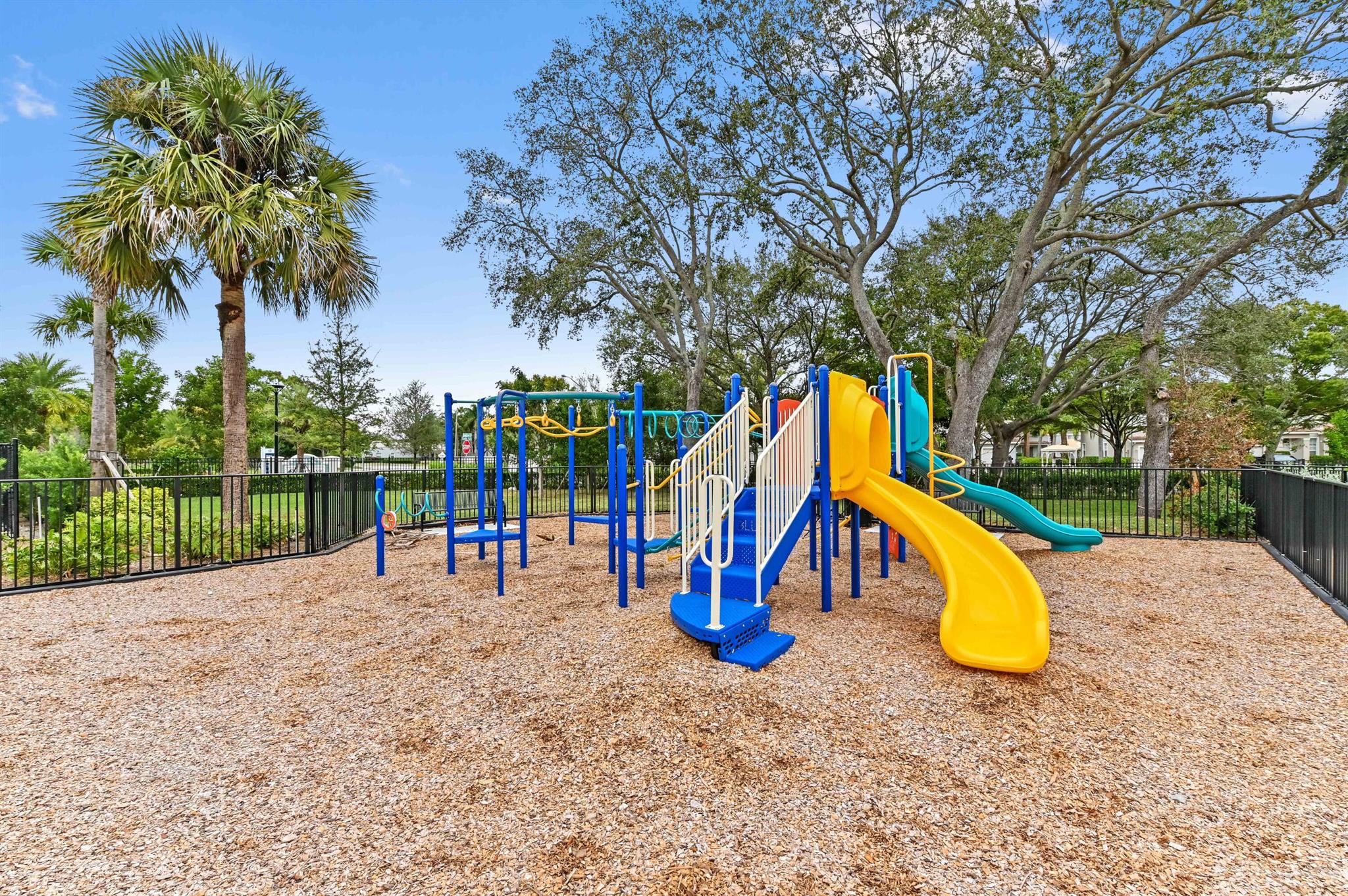 275 Sherwood Frst Dr Delray Beach, FL 33445