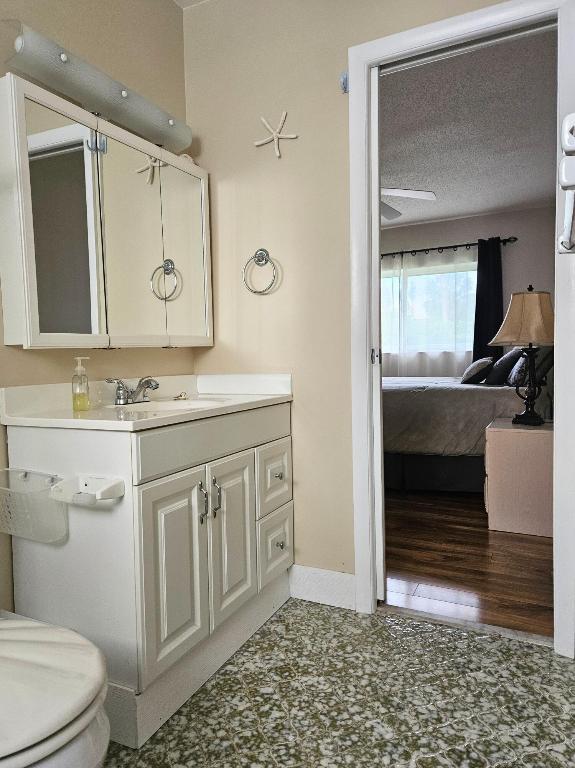 2520 Dudley Dr #J West Palm Beach, FL 33415