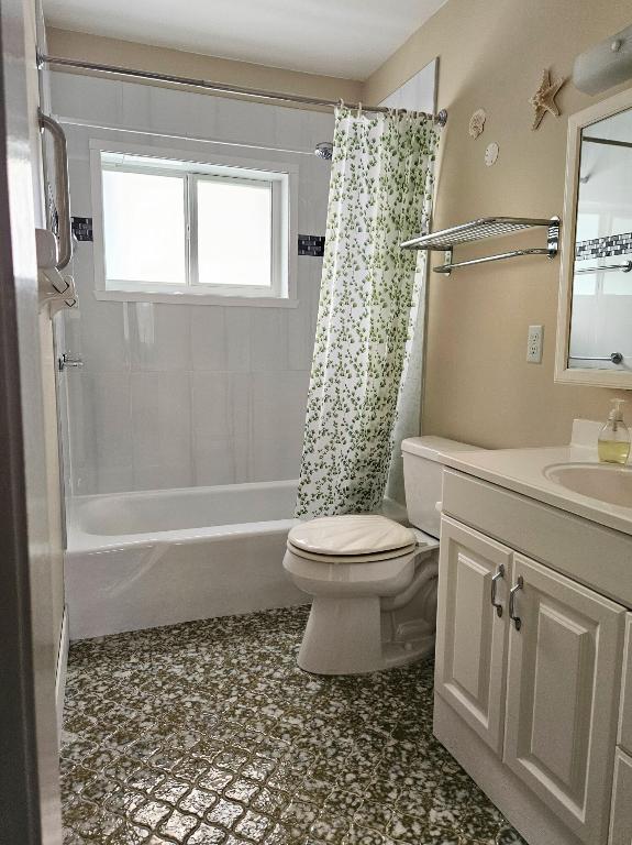 2520 Dudley Dr #J West Palm Beach, FL 33415