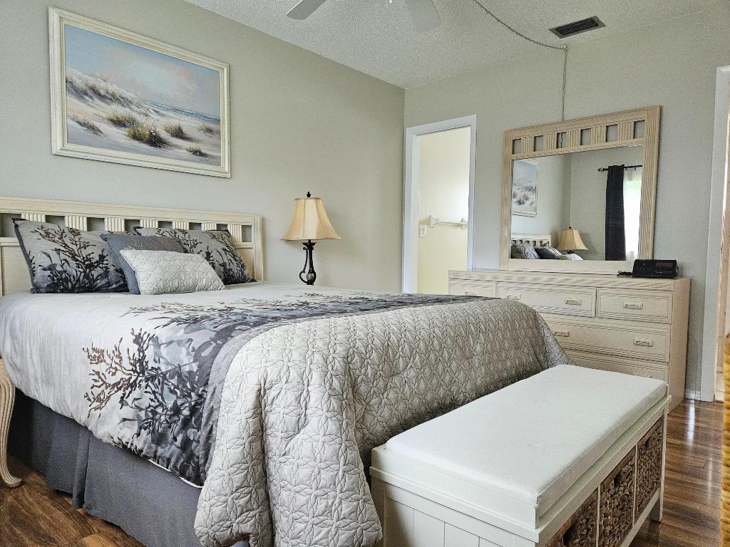 2520 Dudley Dr #J West Palm Beach, FL 33415