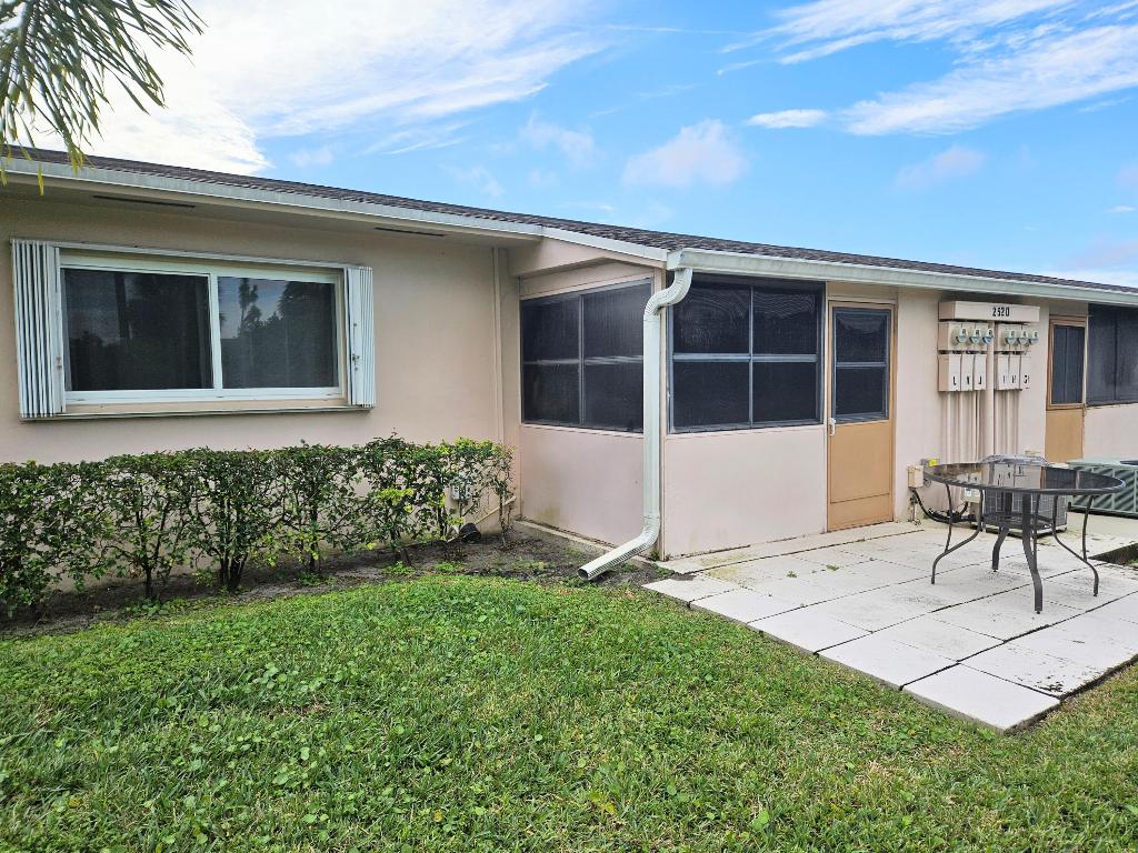 2520 Dudley Dr #J West Palm Beach, FL 33415
