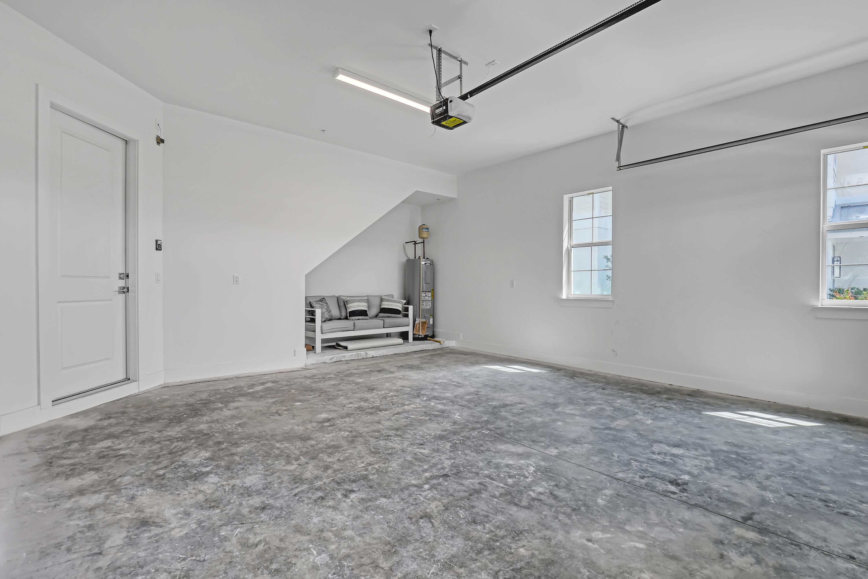 113 Royal Palm Tequesta, FL 33469