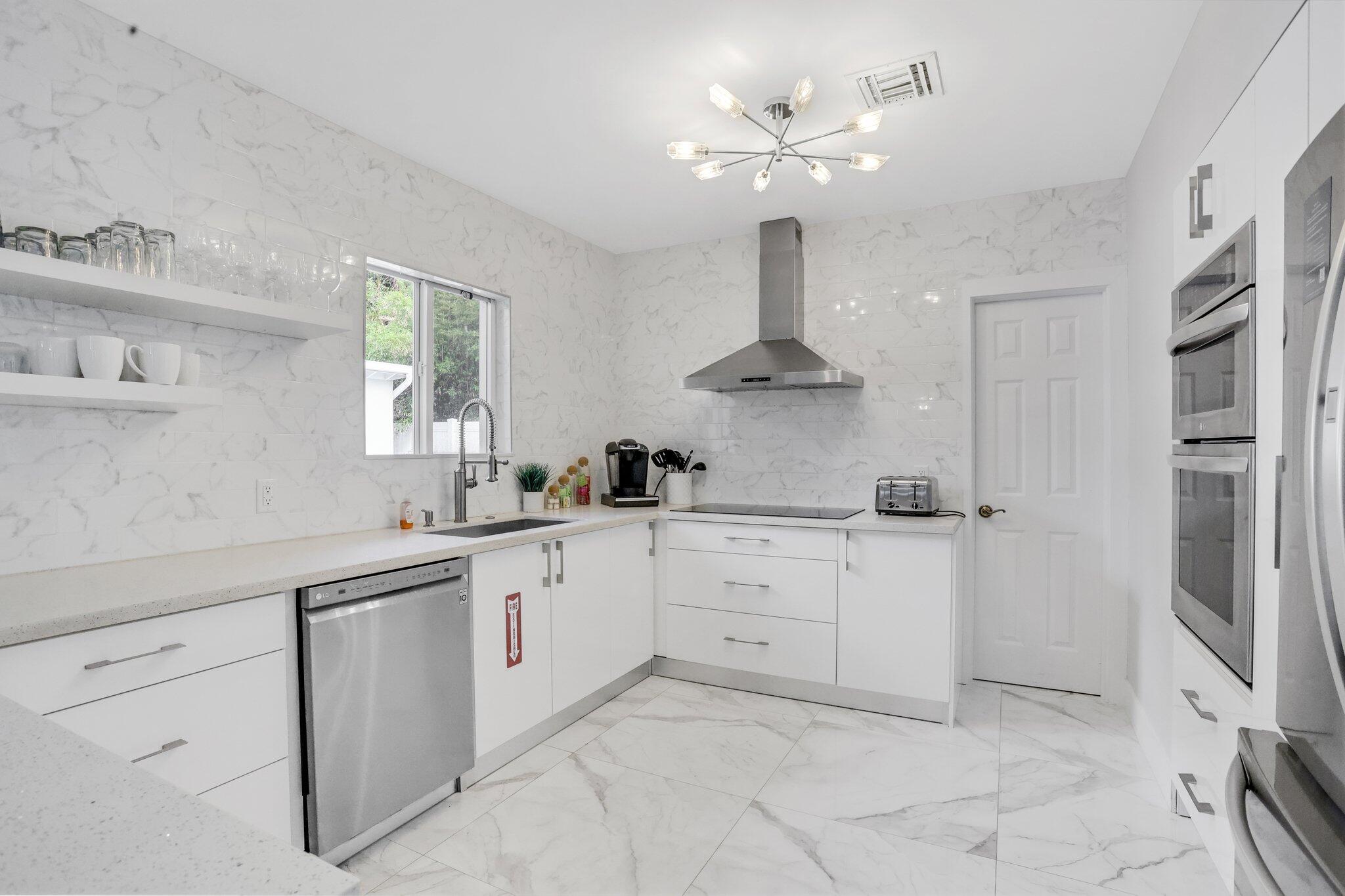 3025 Center Fort Lauderdale, FL 33308