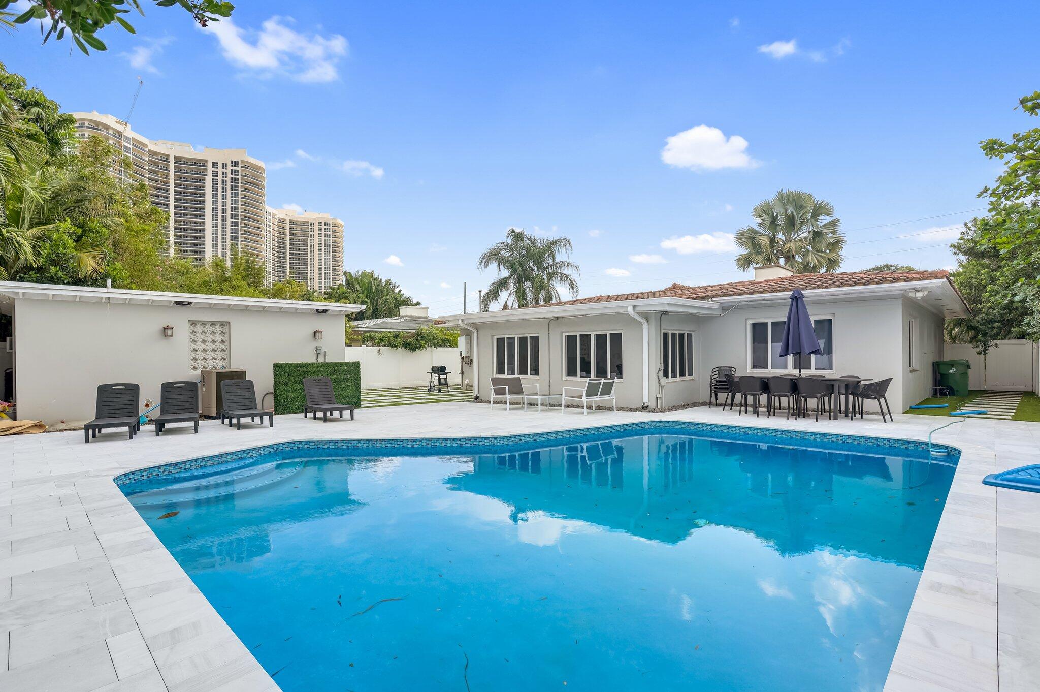 3025 Center Fort Lauderdale, FL 33308