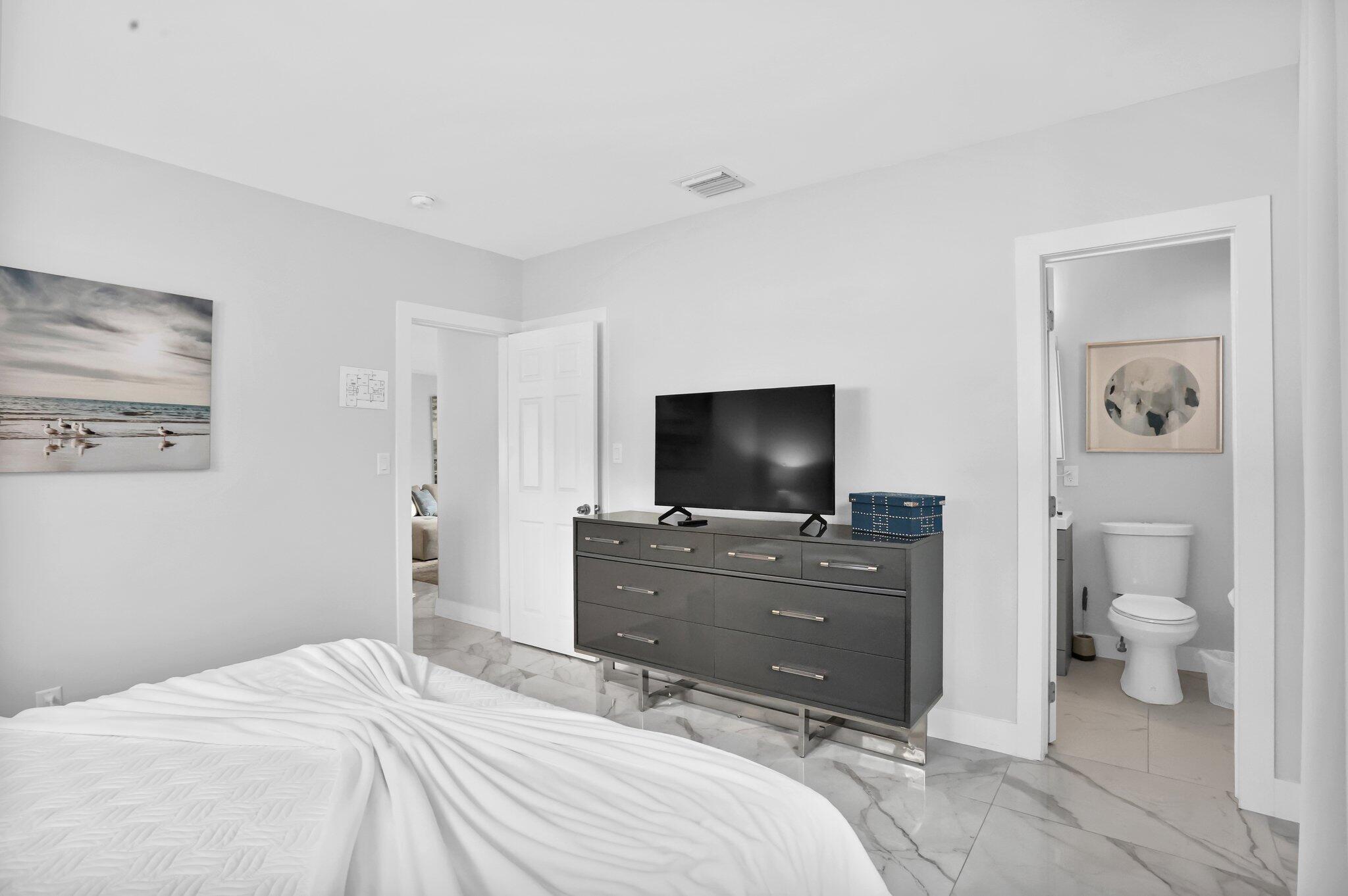 3025 Center Fort Lauderdale, FL 33308