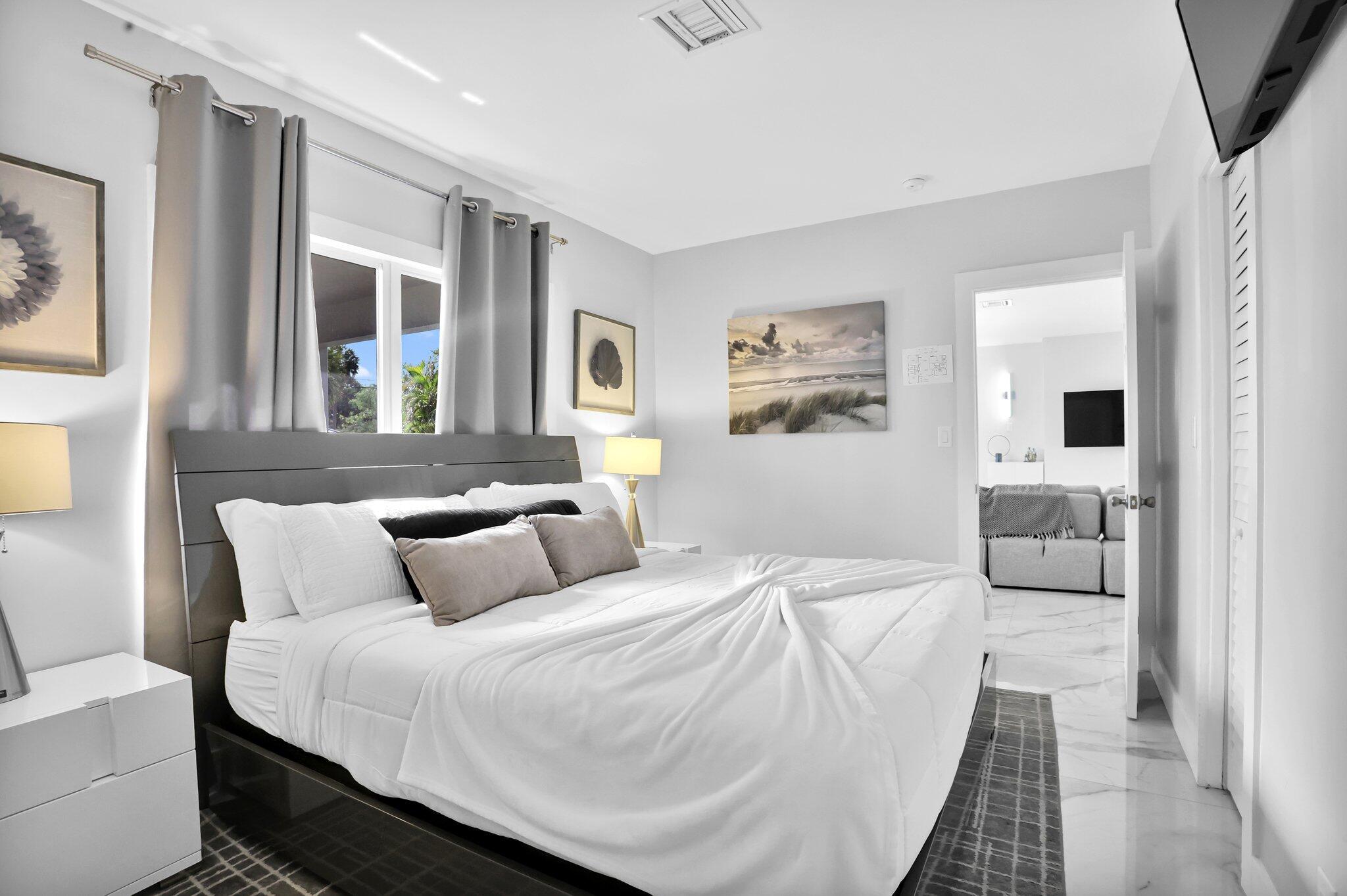 3025 Center Fort Lauderdale, FL 33308