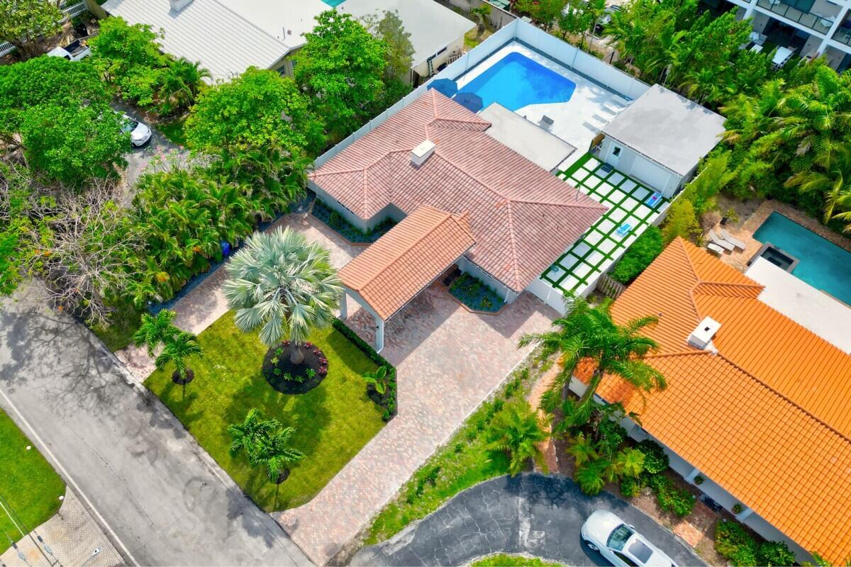 3025 Center Fort Lauderdale, FL 33308