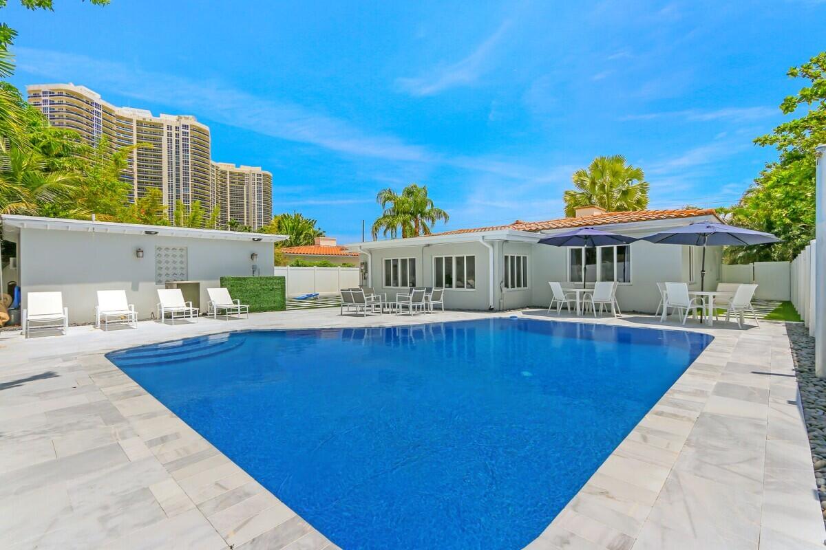 3025 Center Fort Lauderdale, FL 33308