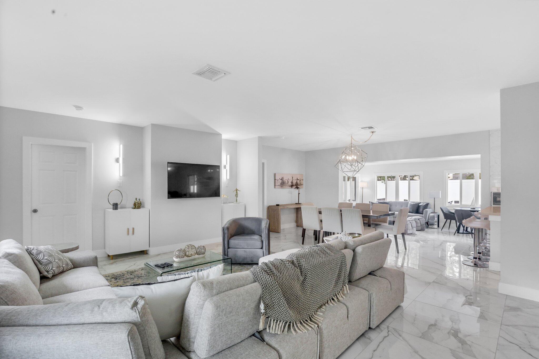 3025 Center Fort Lauderdale, FL 33308