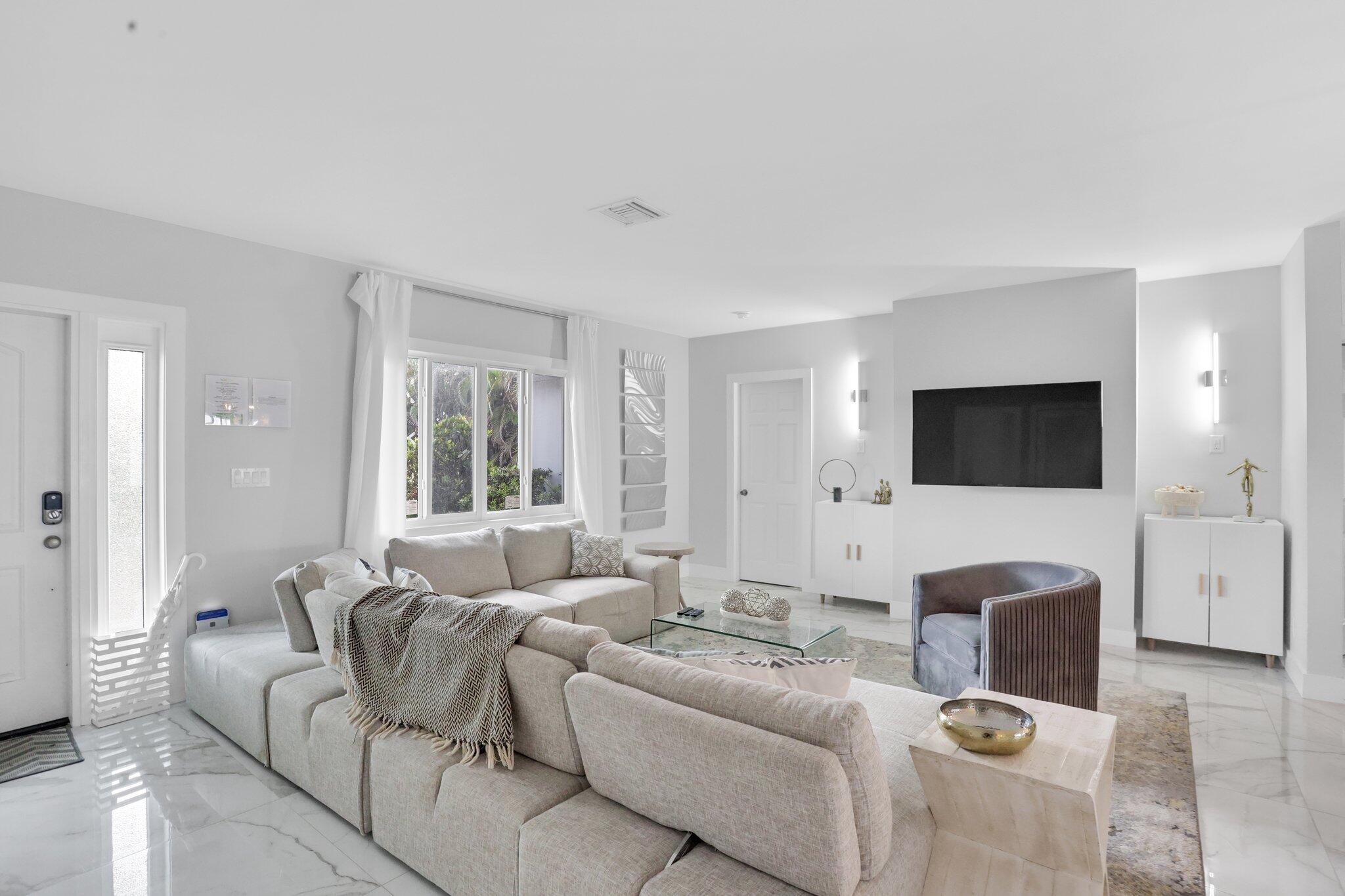 3025 Center Fort Lauderdale, FL 33308