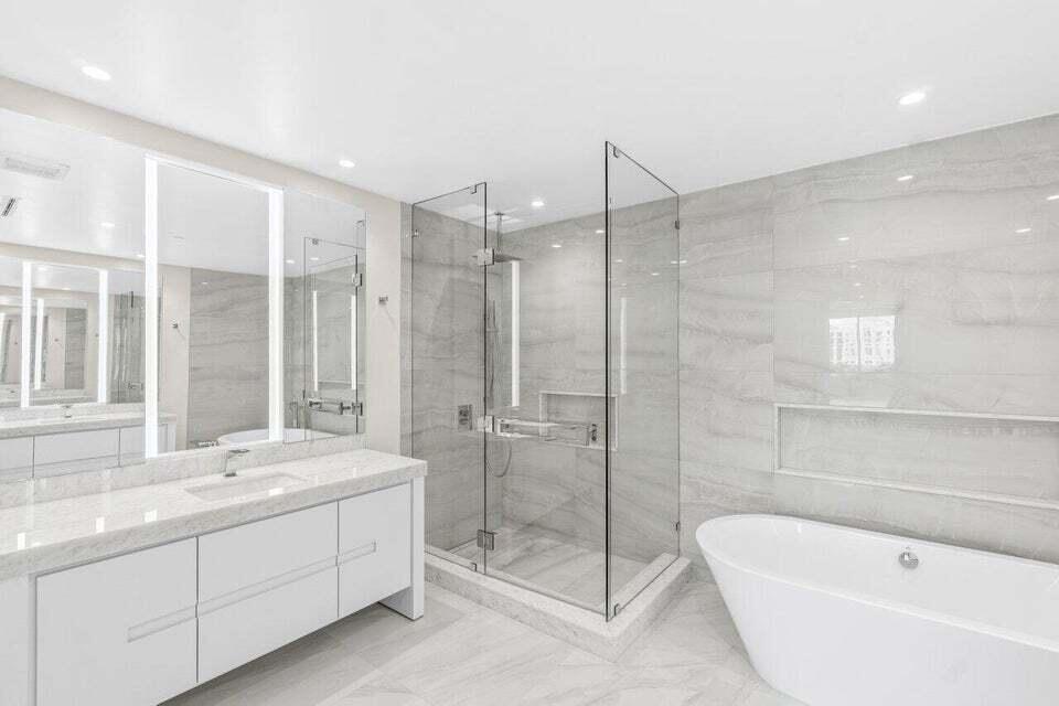 200 SE Mizner #810 Boca Raton, FL 33432