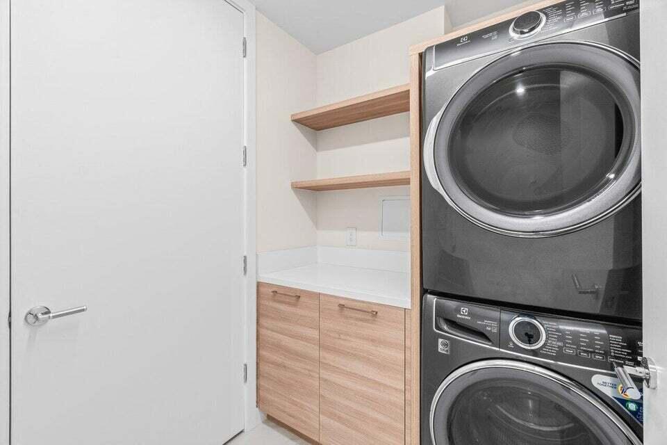 200 SE Mizner #810 Boca Raton, FL 33432