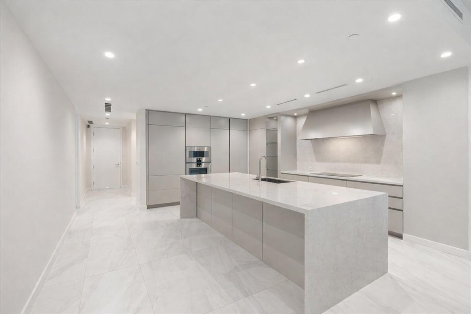 200 SE Mizner #810 Boca Raton, FL 33432