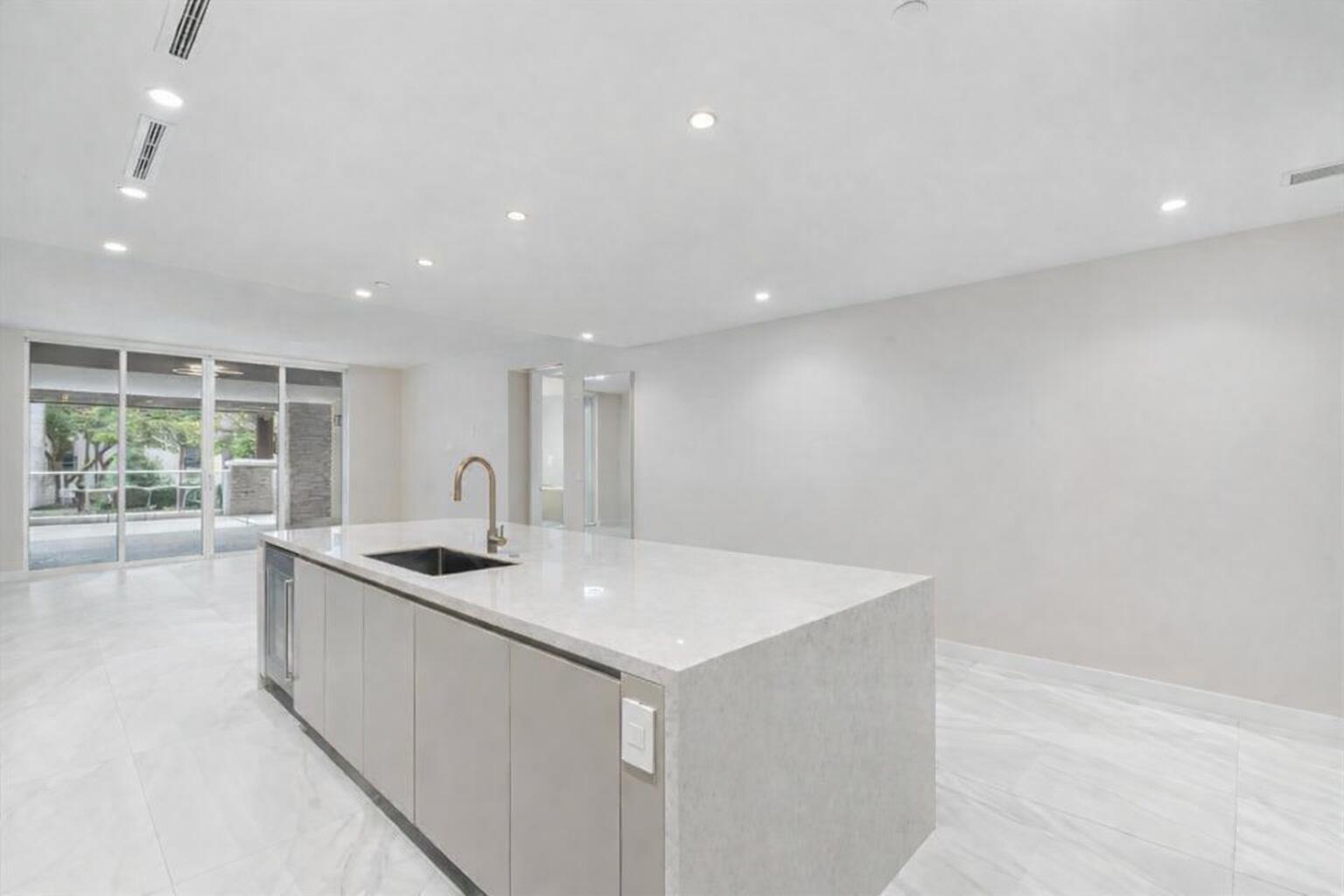 200 SE Mizner #810 Boca Raton, FL 33432