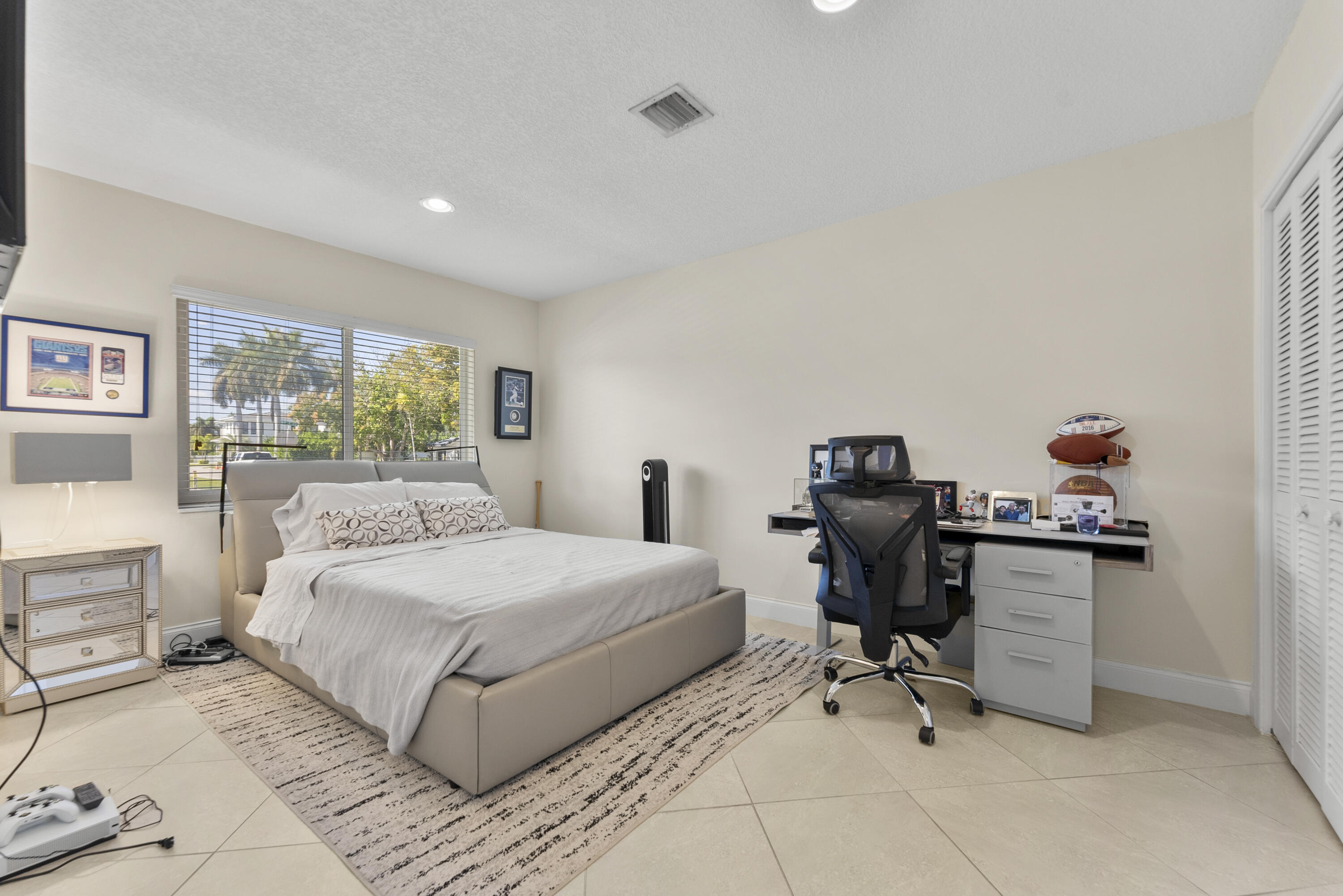401 NE 10th Ter Boca Raton, FL 33432