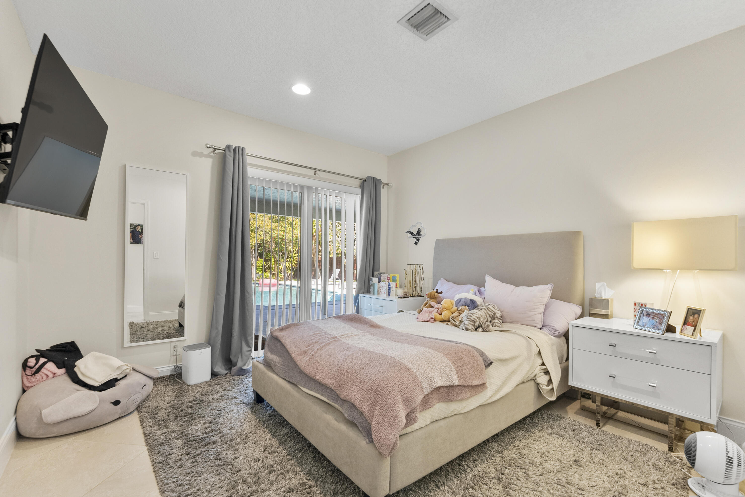 401 NE 10th Ter Boca Raton, FL 33432