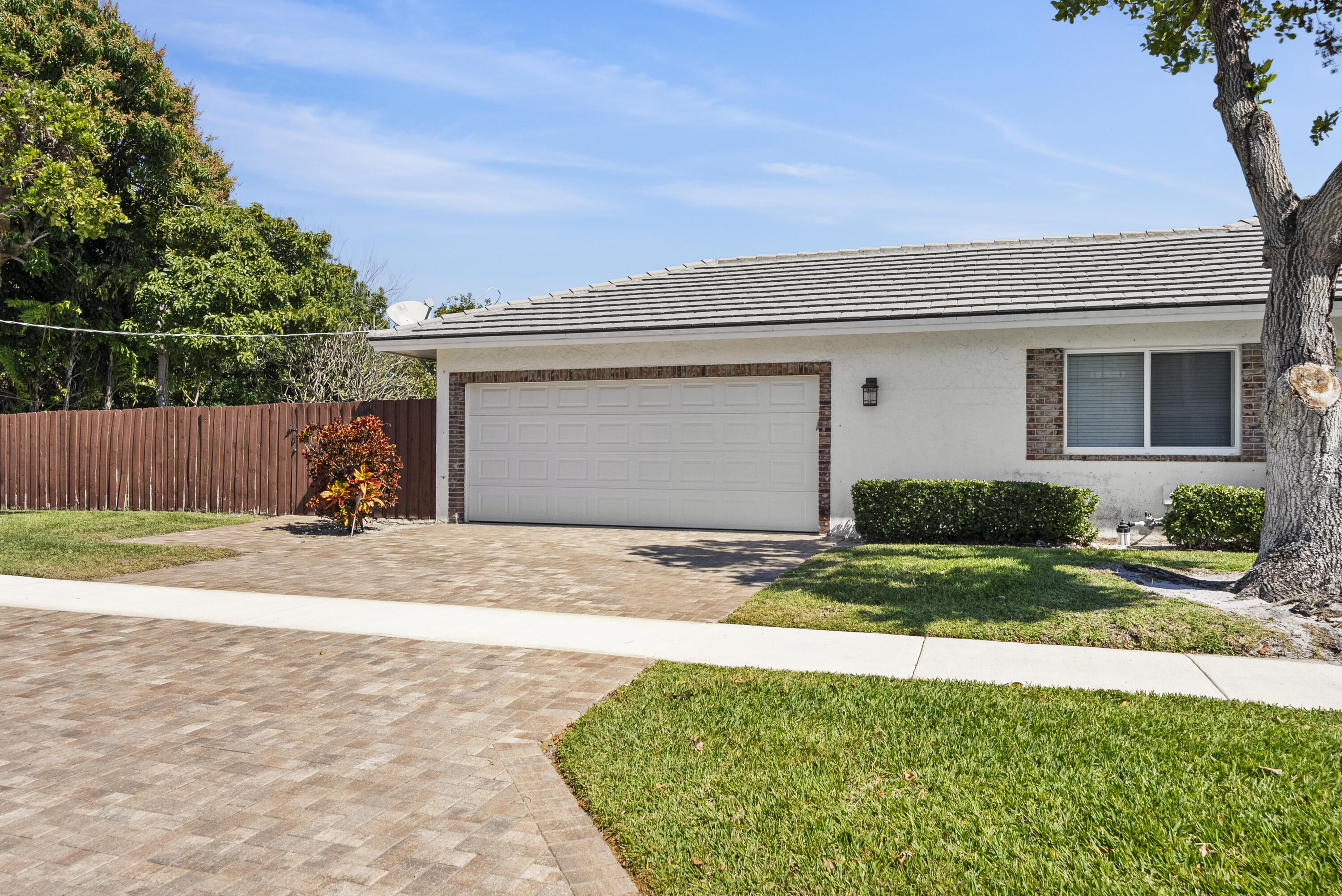 401 NE 10th Ter Boca Raton, FL 33432