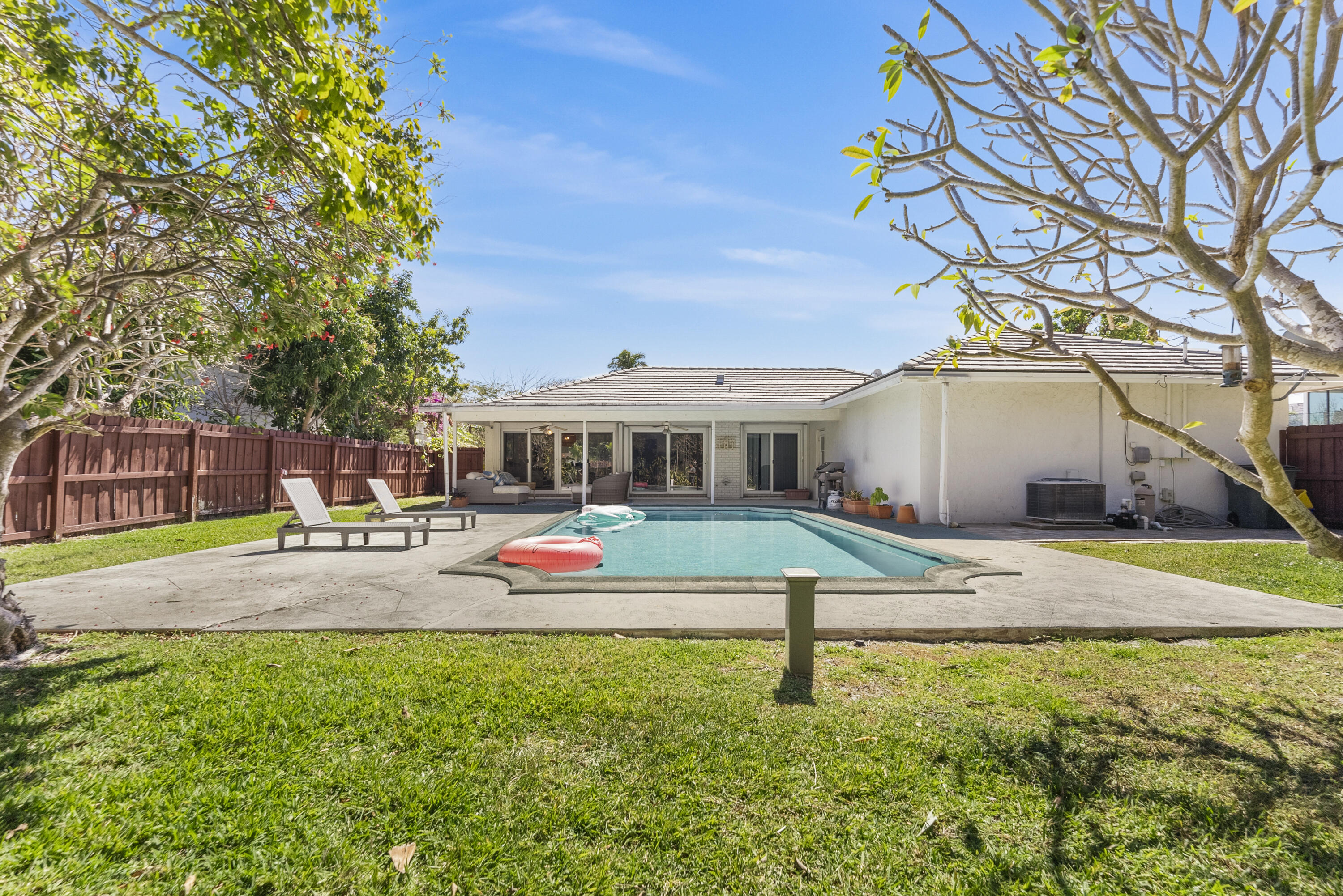 401 NE 10th Ter Boca Raton, FL 33432