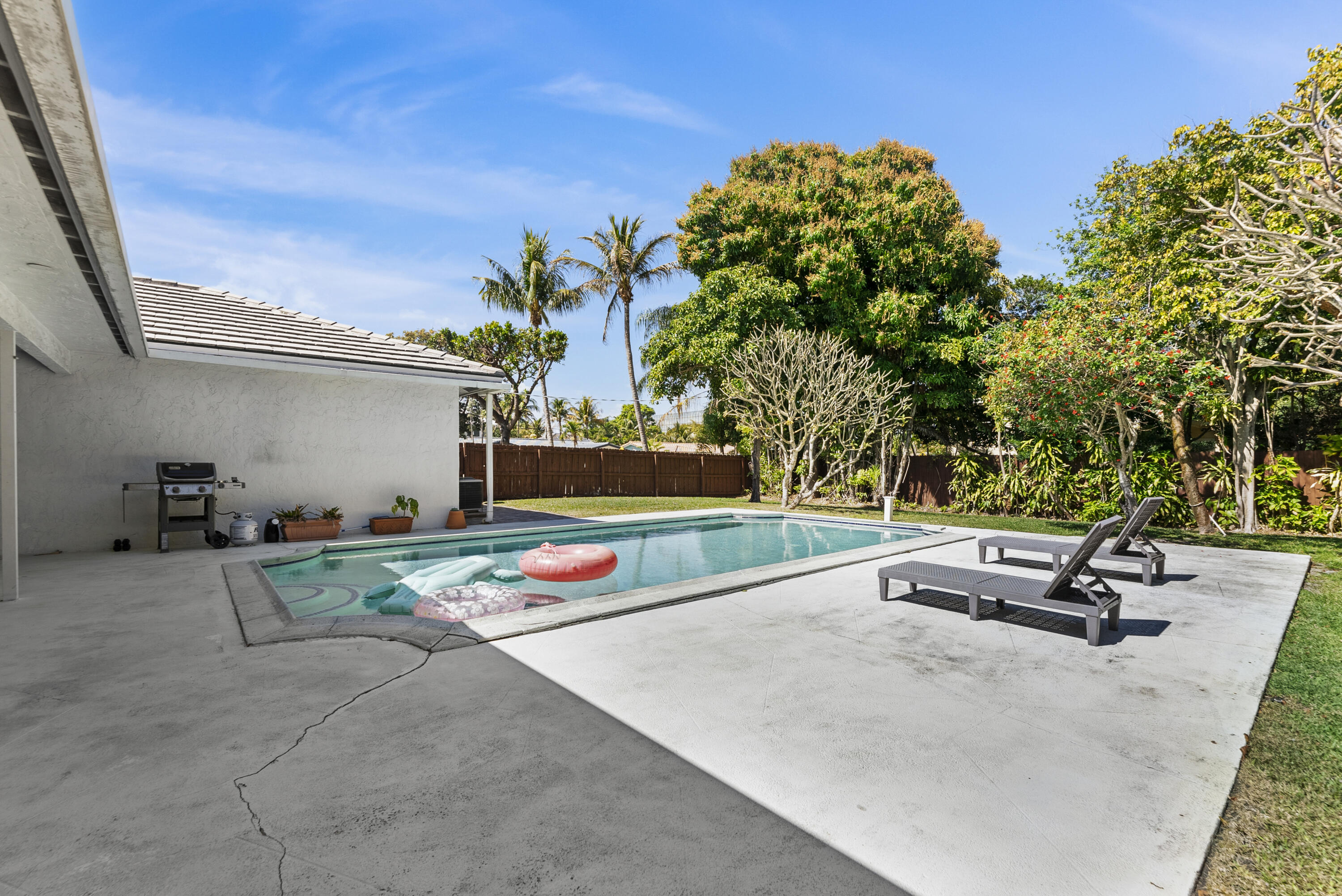 401 NE 10th Ter Boca Raton, FL 33432