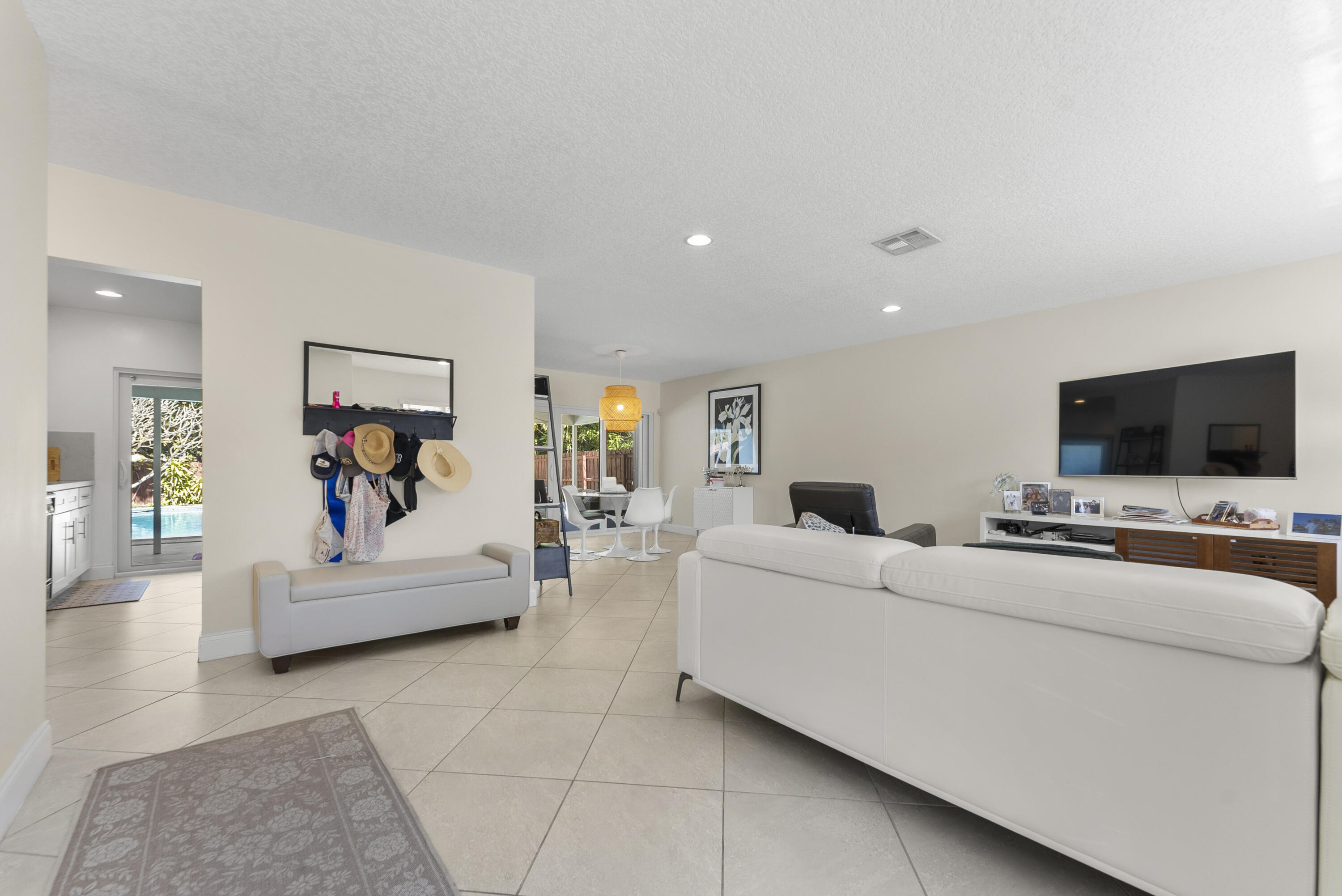 401 NE 10th Ter Boca Raton, FL 33432