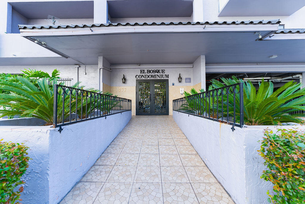 777 SW 9th #409 Miami, FL 33130