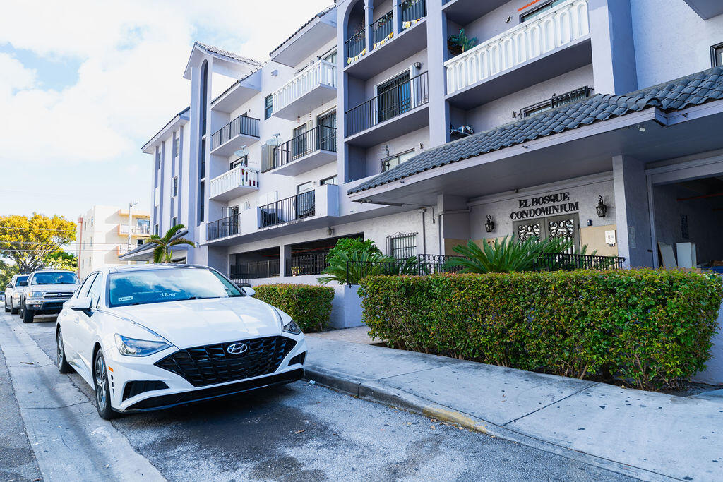 777 SW 9th #409 Miami, FL 33130