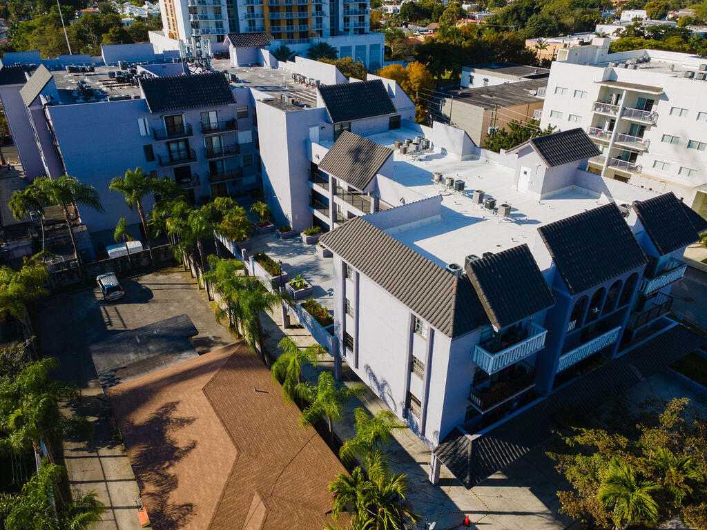 777 SW 9th #409 Miami, FL 33130