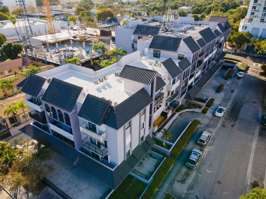 777 SW 9th #409 Miami, FL 33130