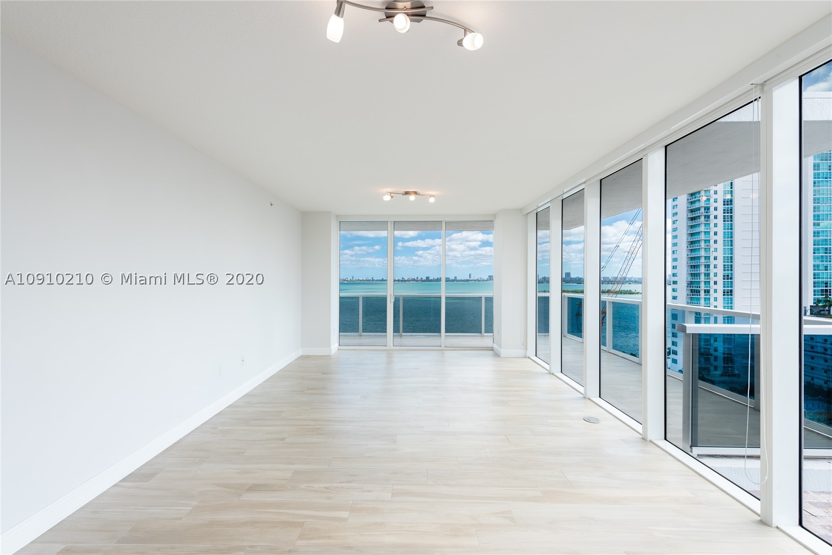 image BAY HOUSE MIAMI CONDO10
