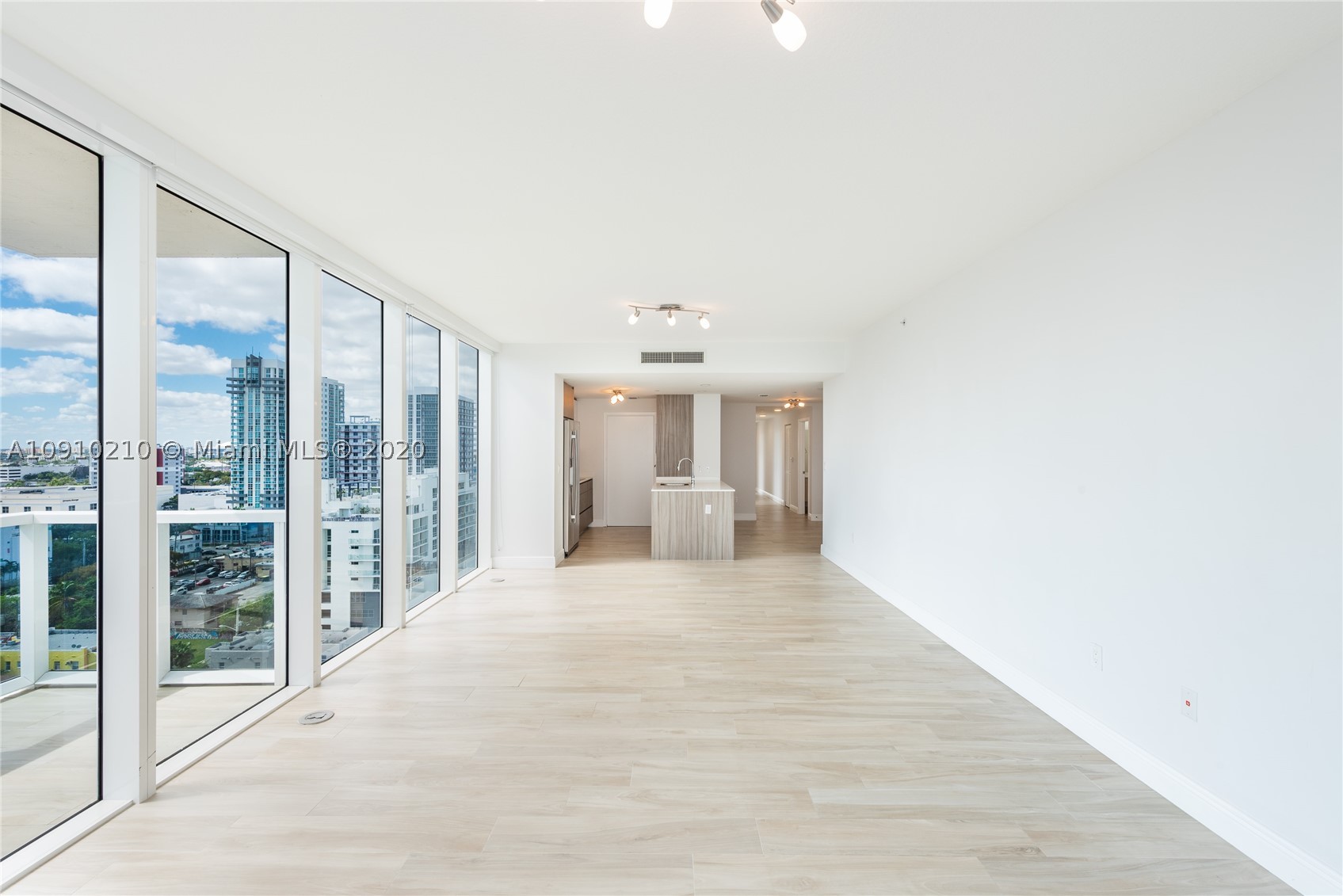 image BAY HOUSE MIAMI CONDO1