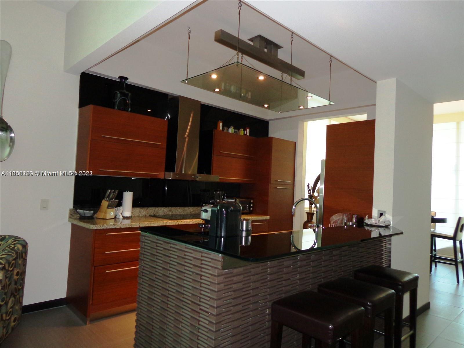 2641 N Flamingo Rd #2708N Sunrise, FL 33323