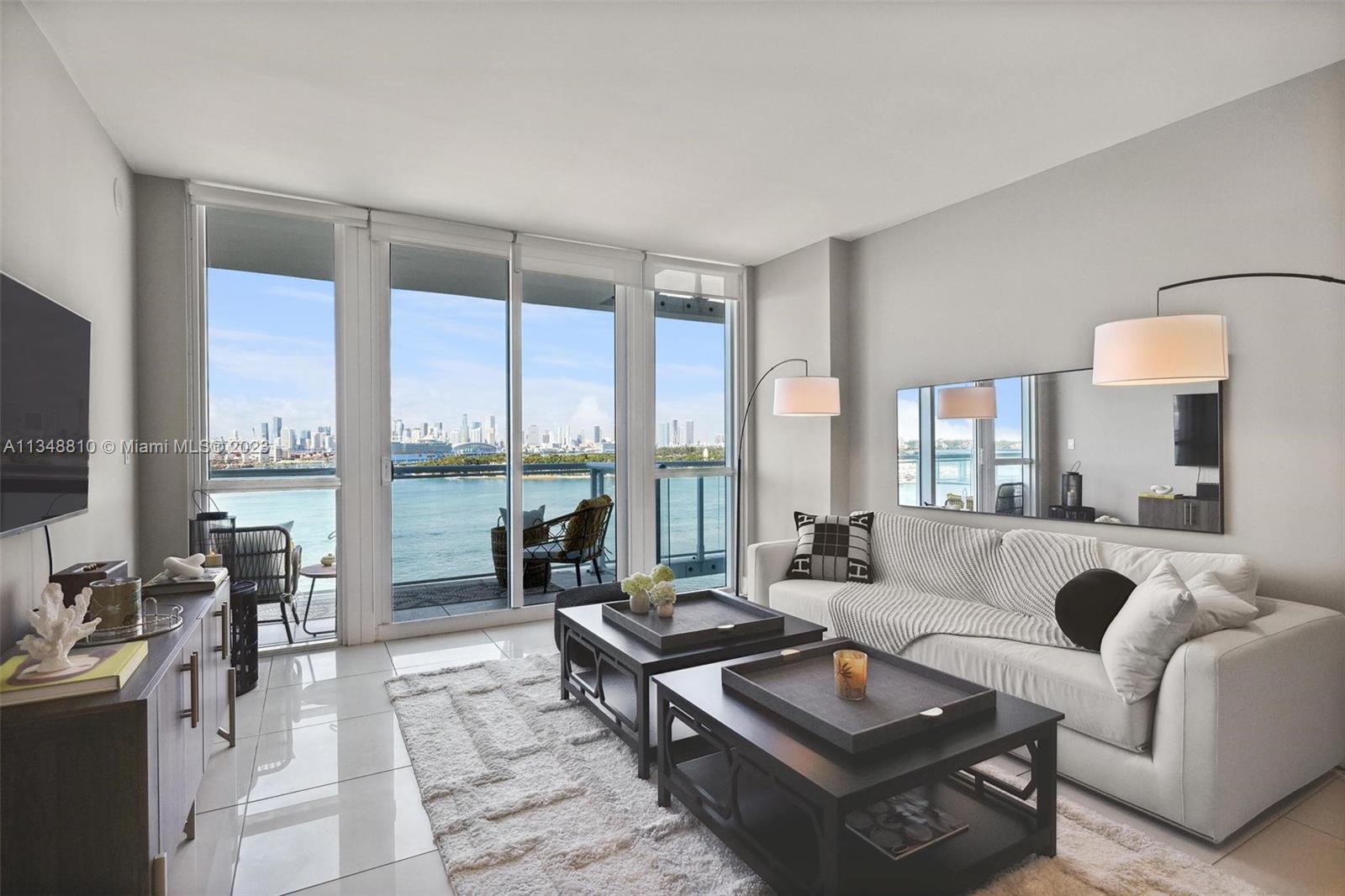 520 West Ave #1103