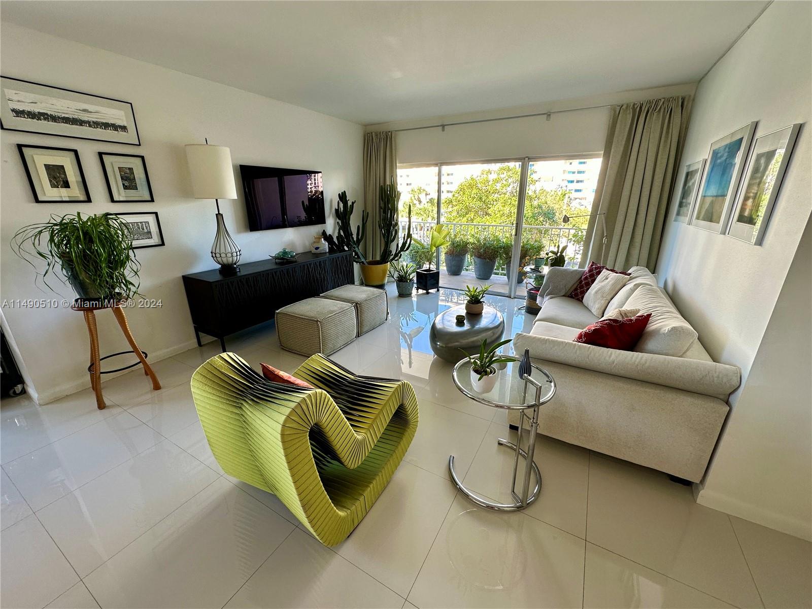 image Arlen House West9