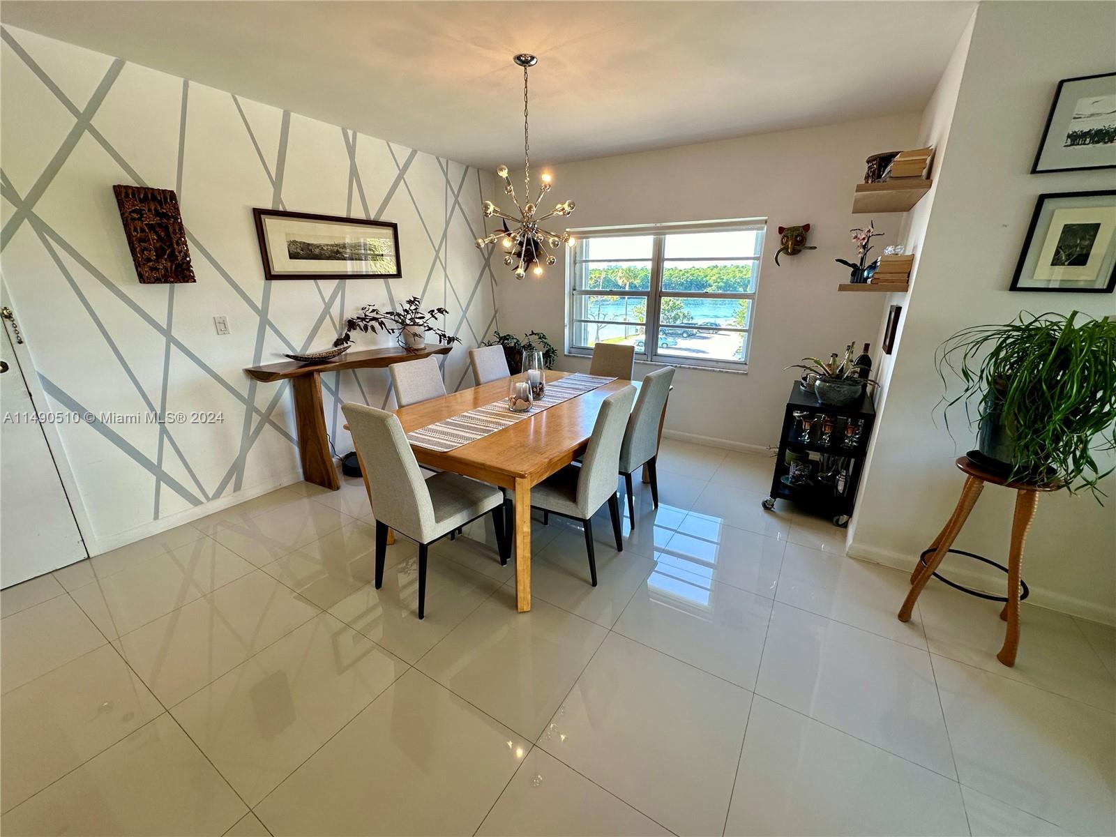 image Arlen House West1