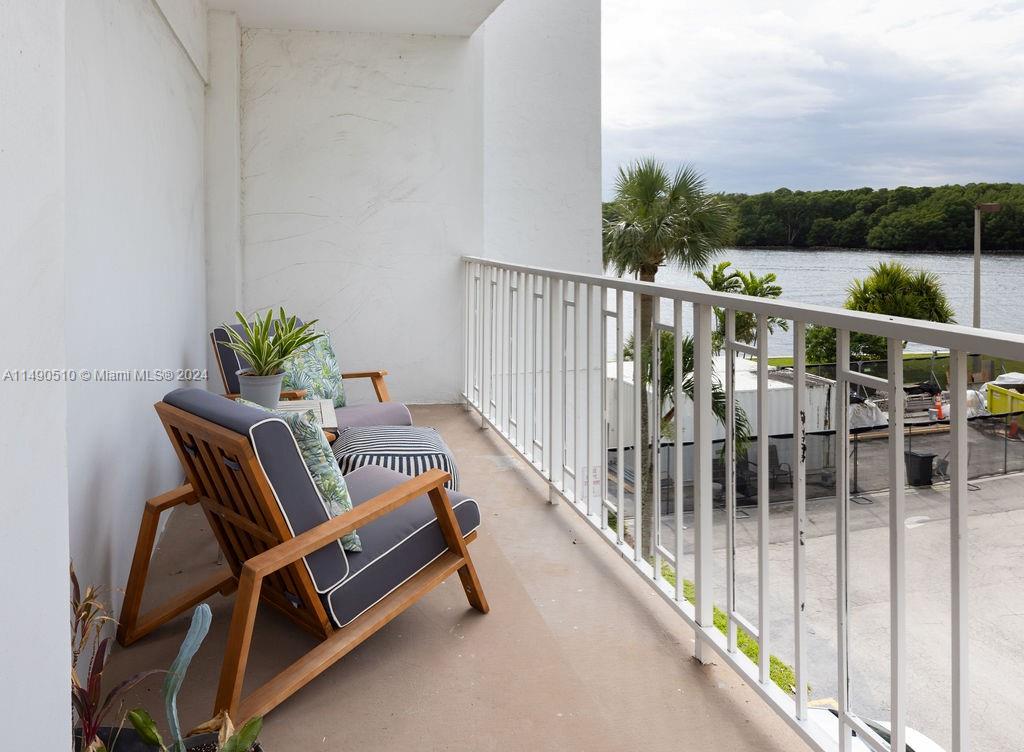 image Arlen House West20