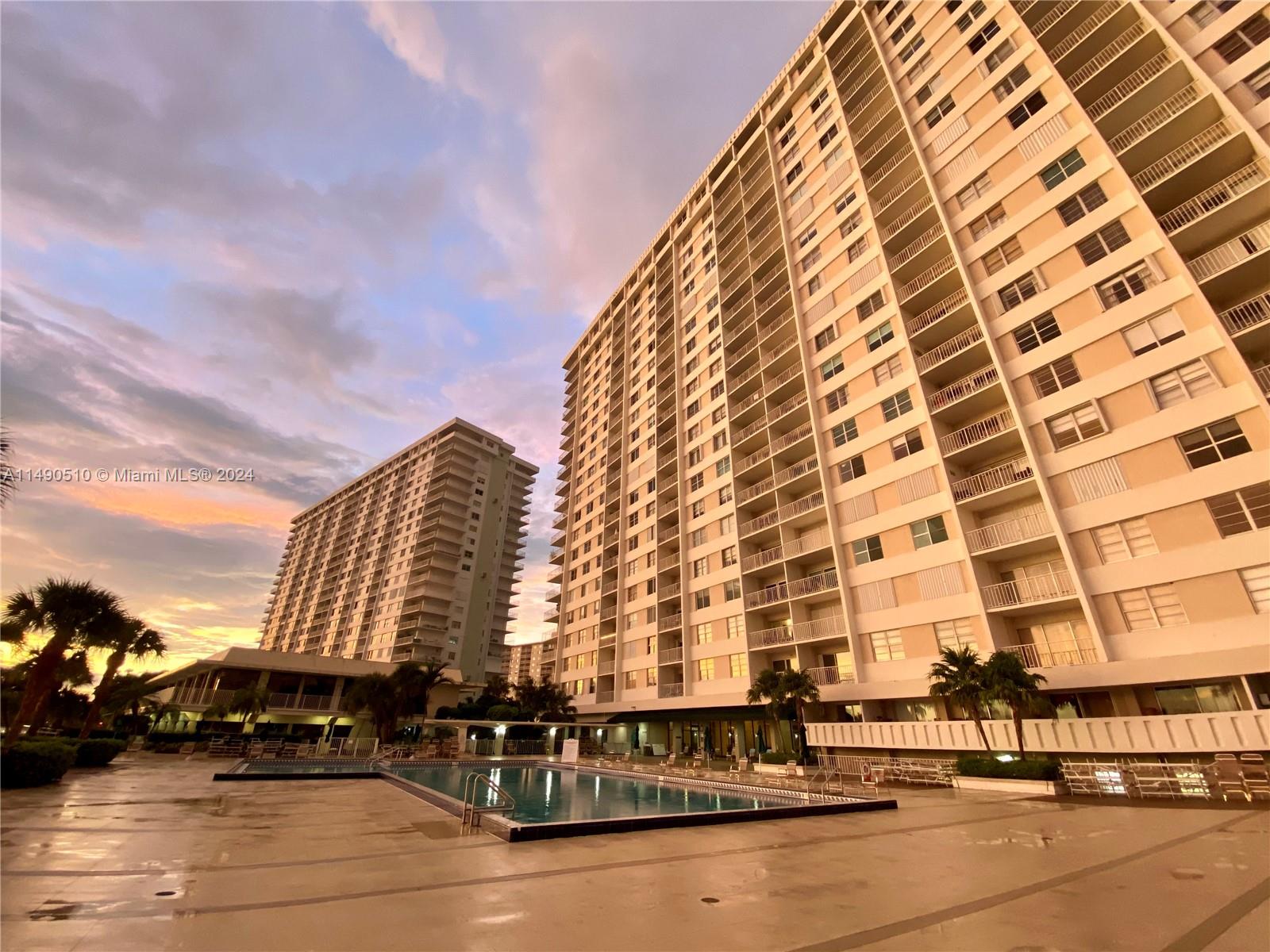 image Arlen House West24