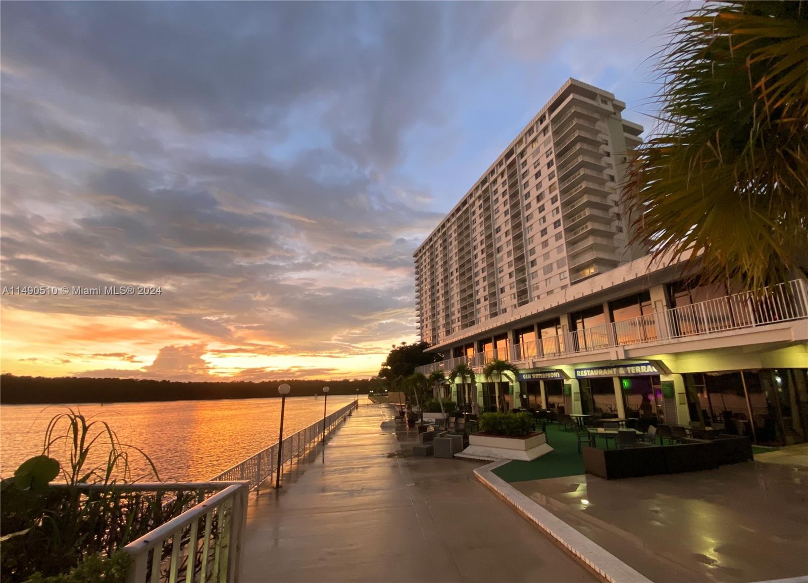 image Arlen House West26