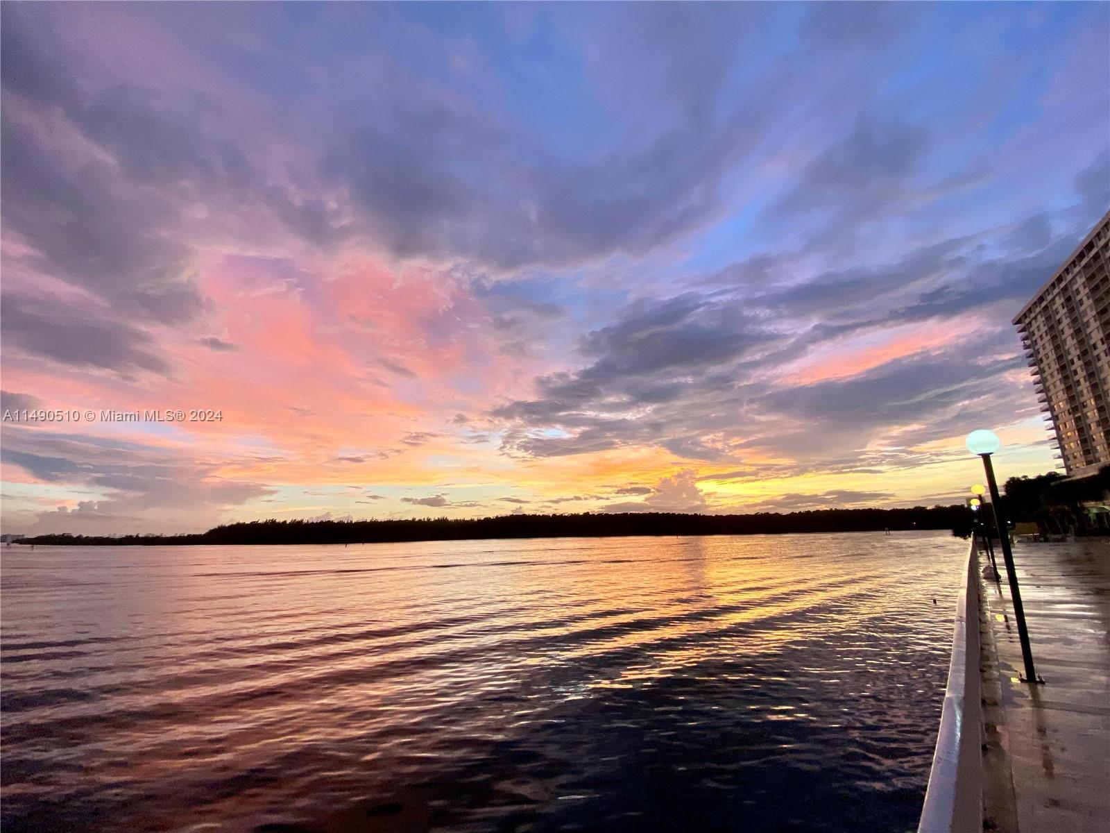 image Arlen House West27