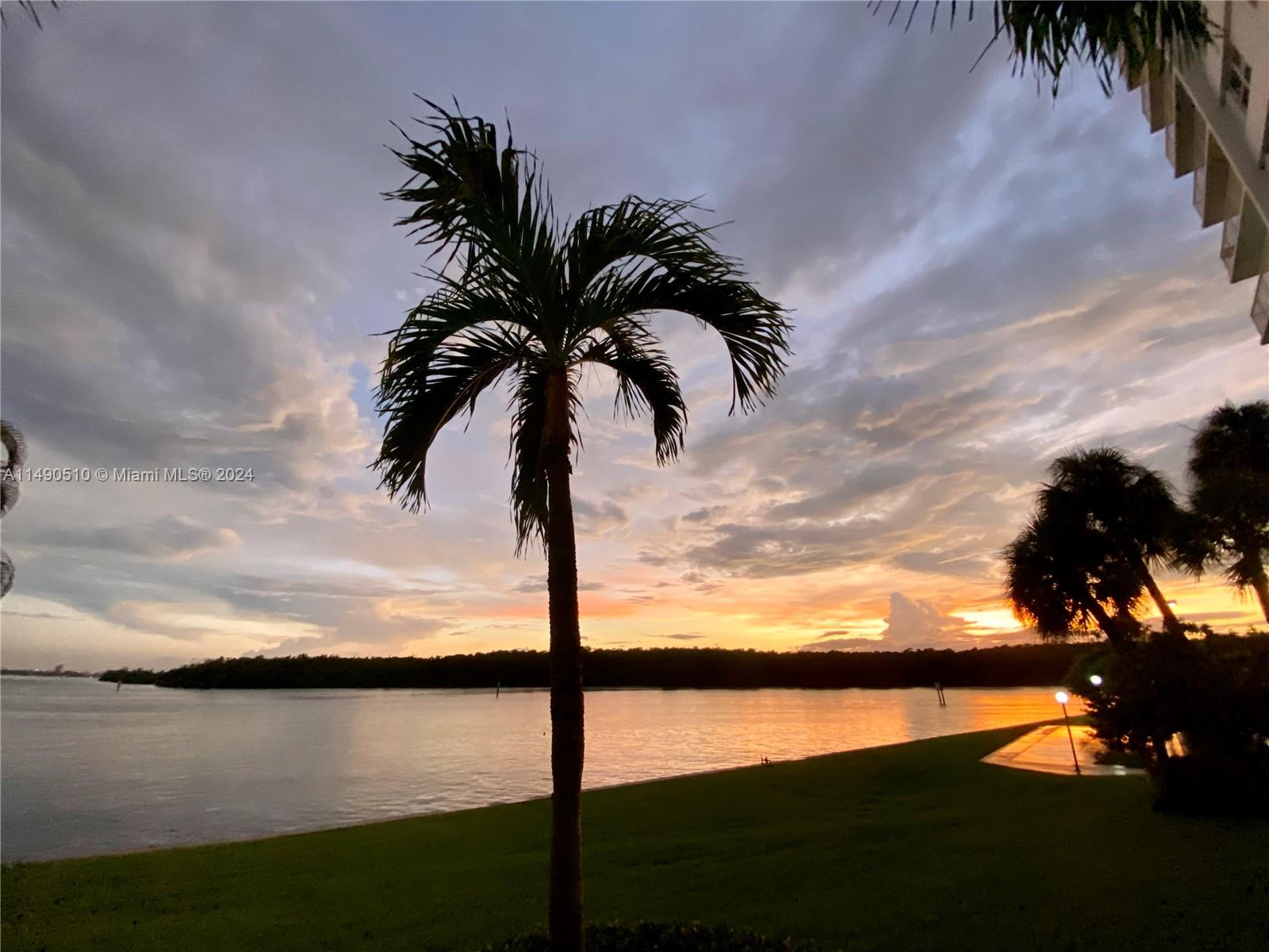 image Arlen House West28