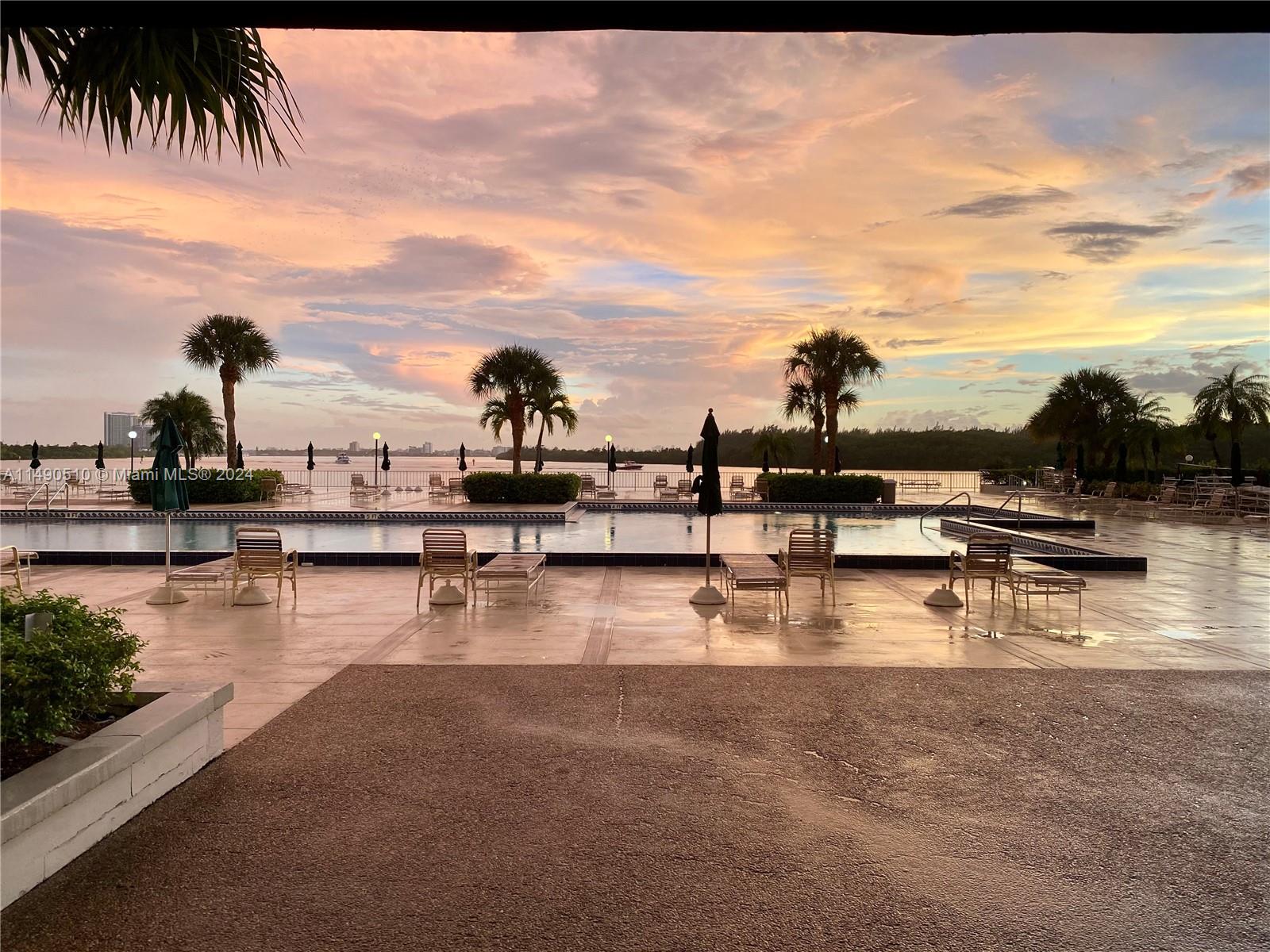 image Arlen House West29