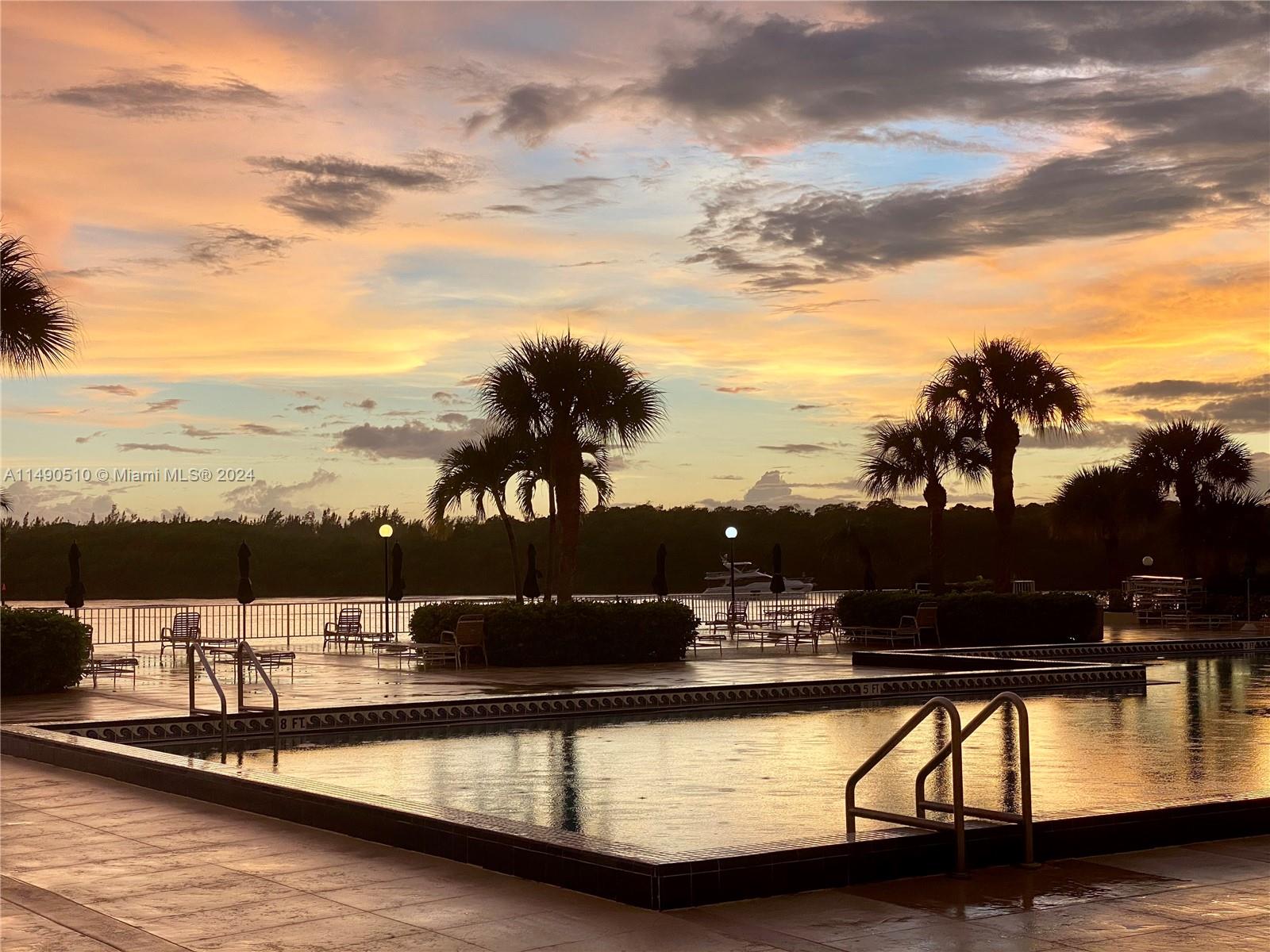 image Arlen House West30