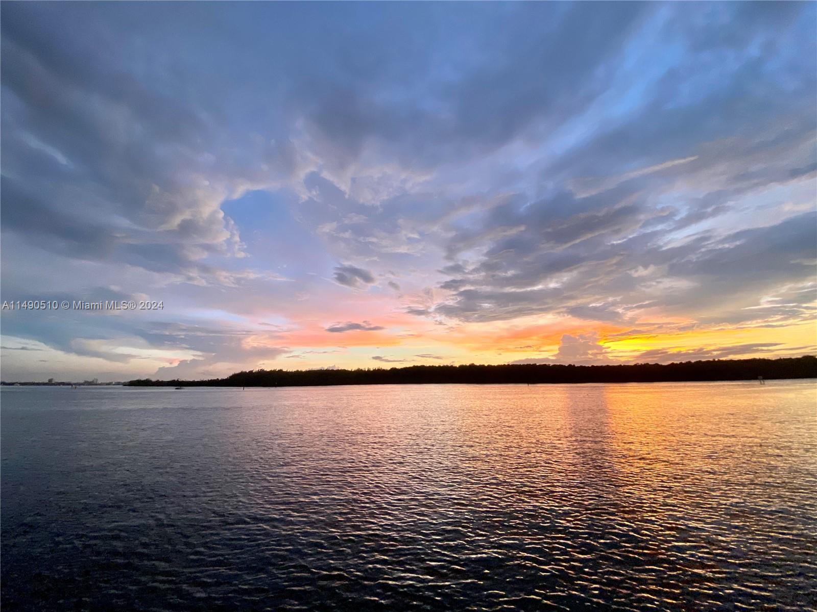 image Arlen House West34